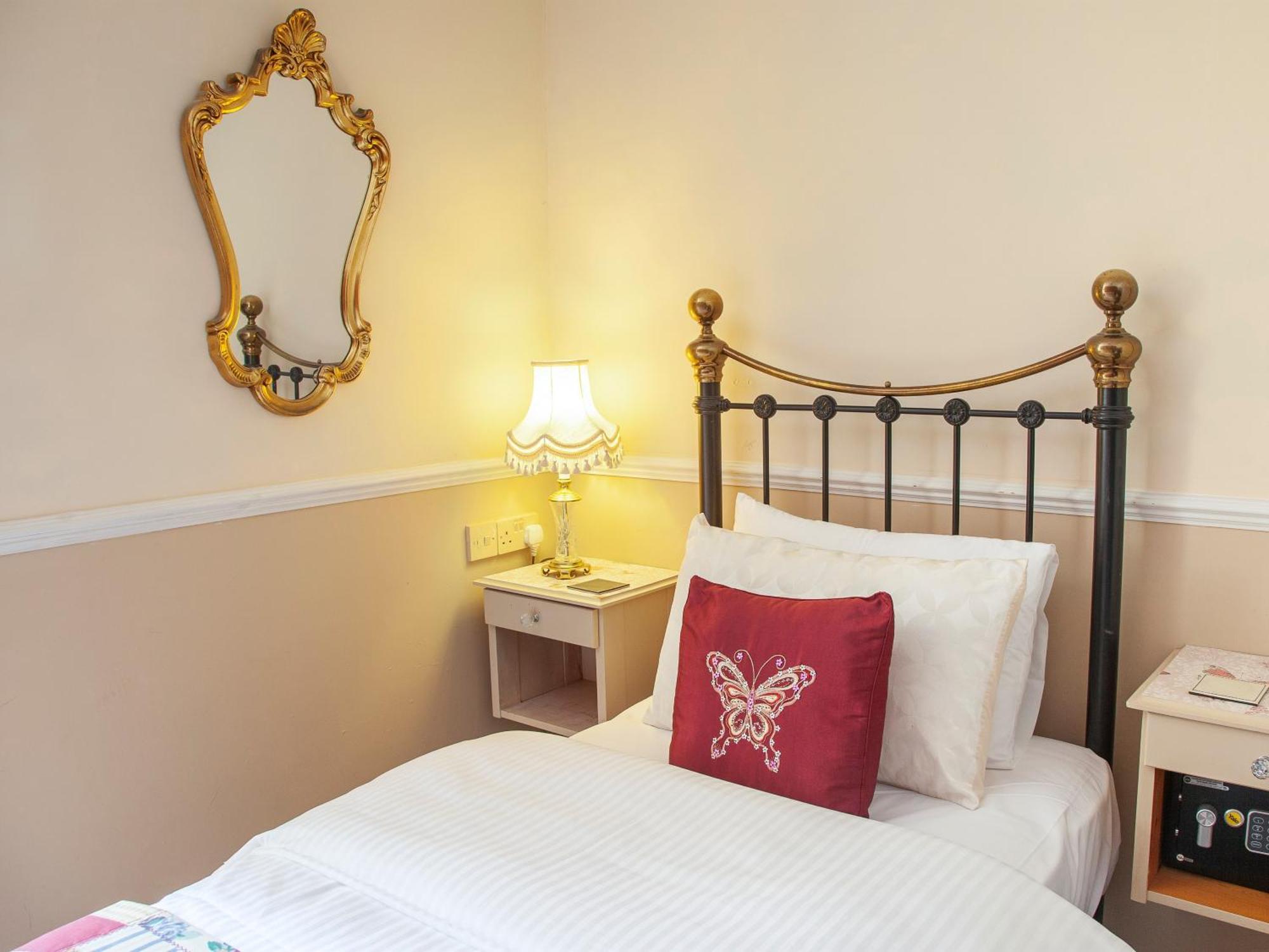 Deluxe Single Room