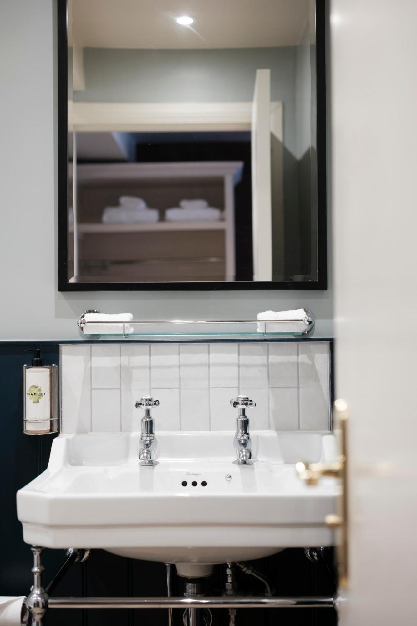 Double Room,1600562403:JPEG