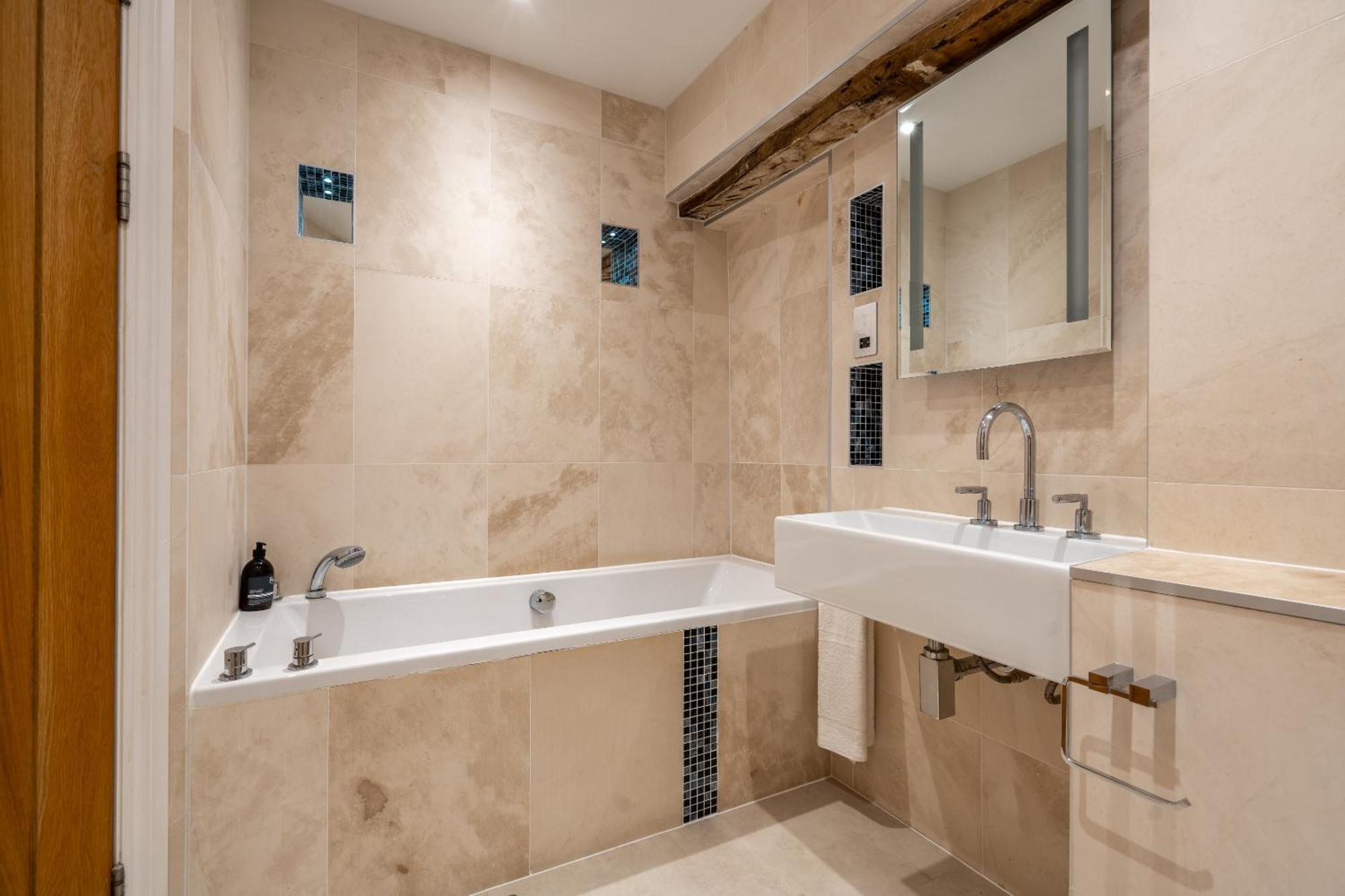 Deluxe Double Room with Bath