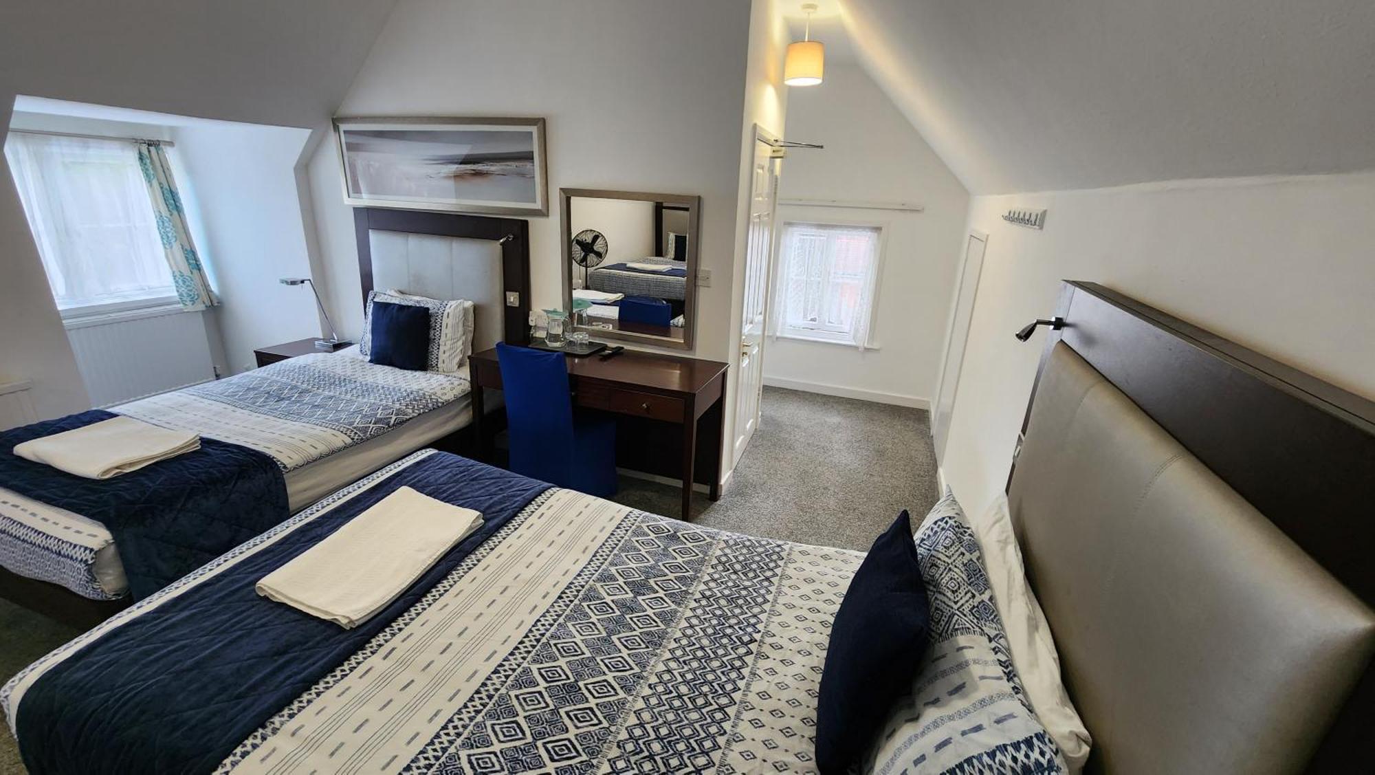 Triple Room Private Bathroom