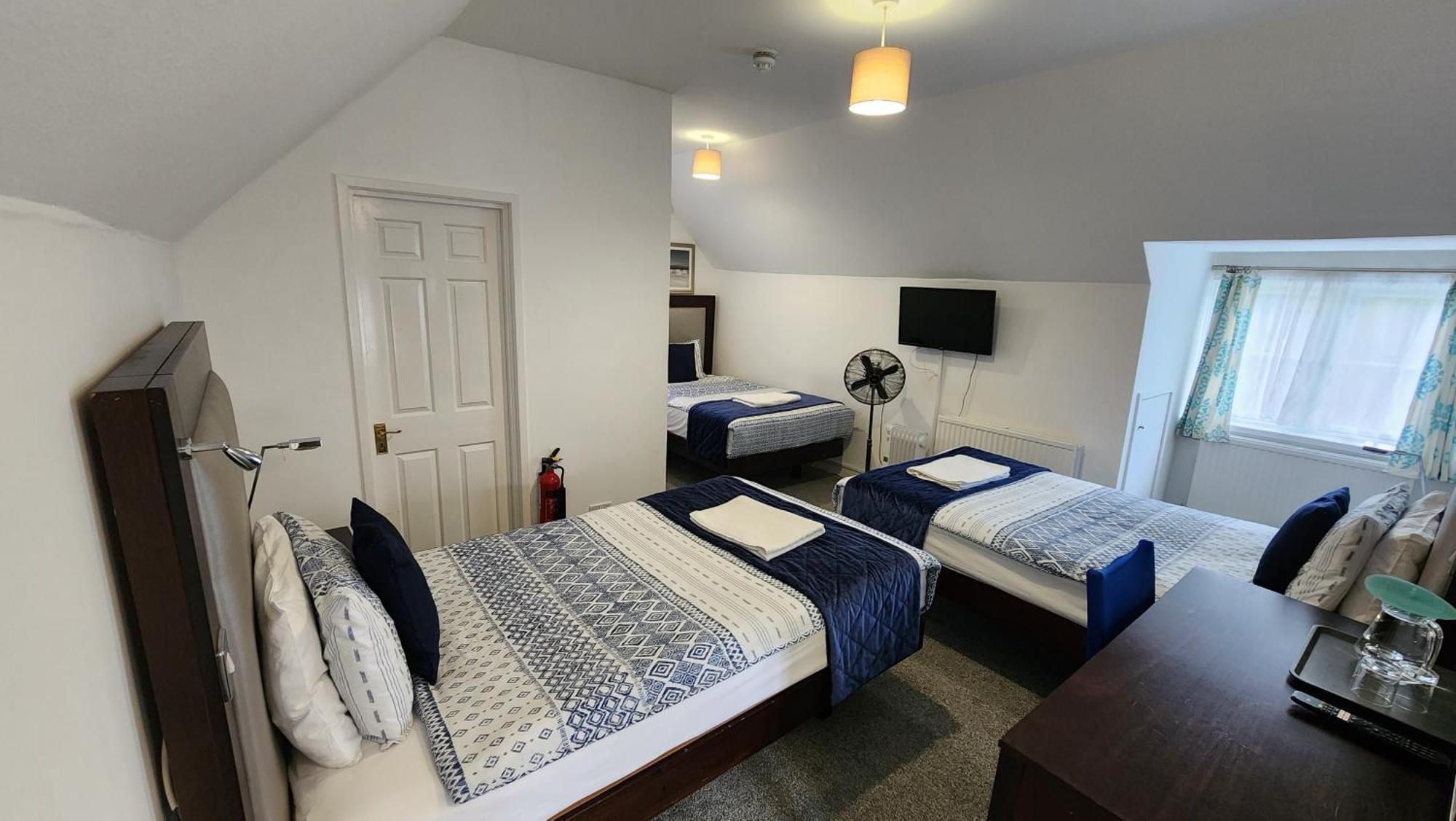 Triple Room Private Bathroom