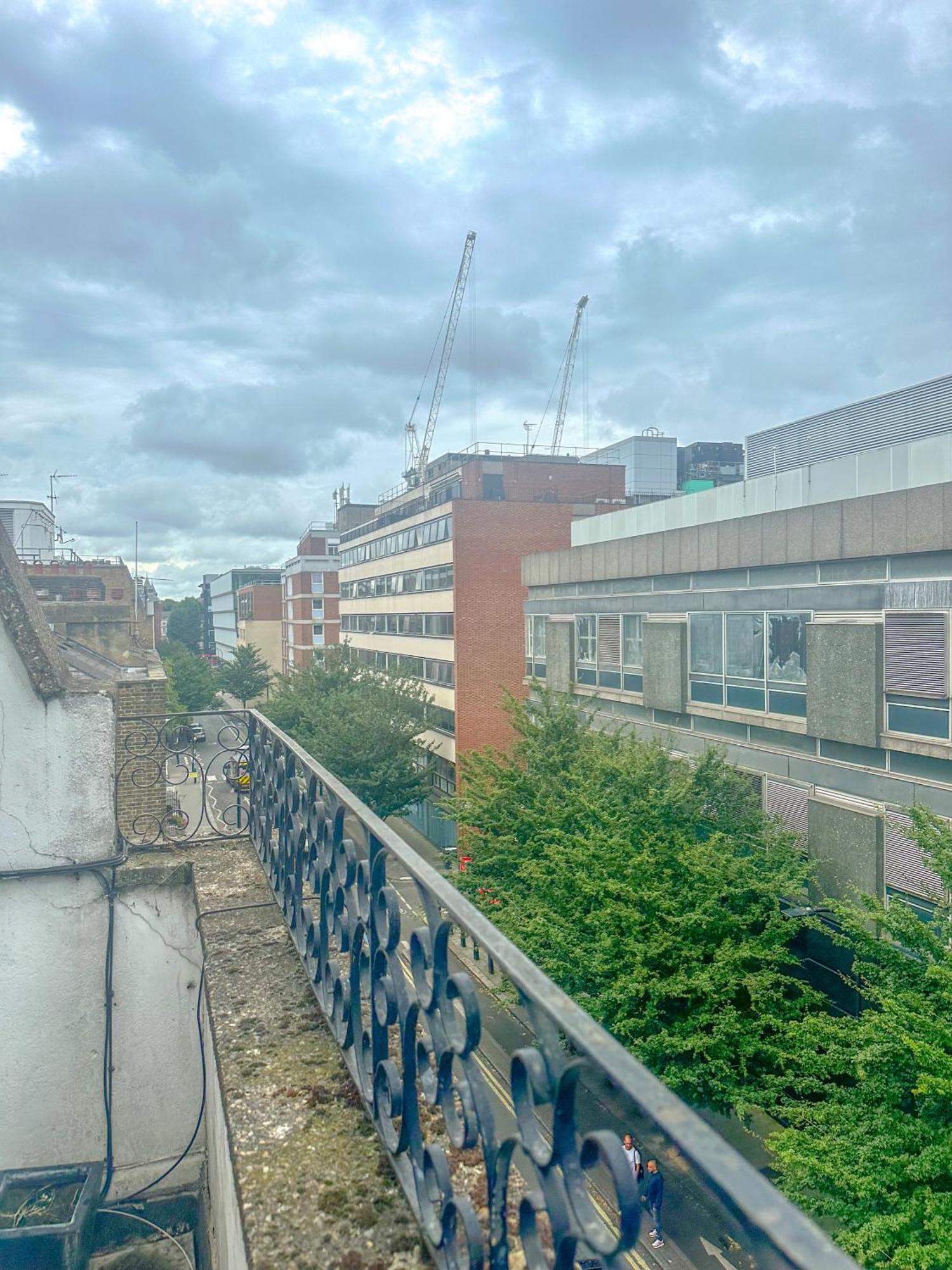One-Bedroom Apartment Balcony,1605398160:JPEG