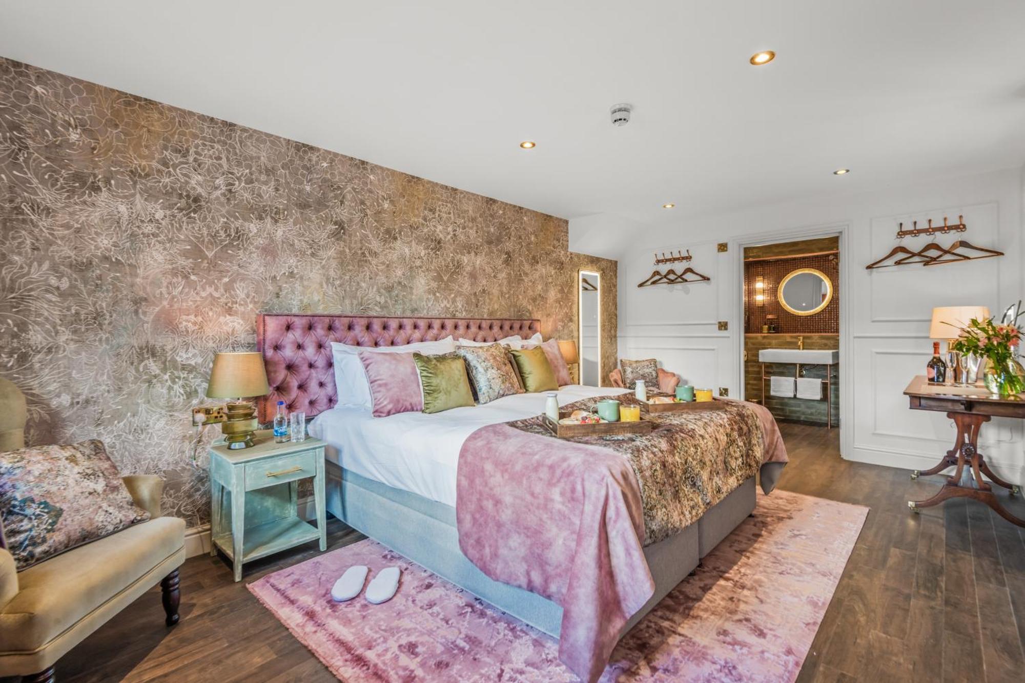 Deluxe Double or Twin Room