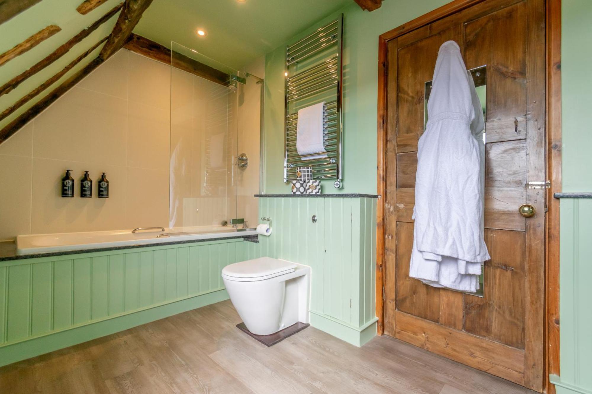 Room 4 - King Size Double Ensuite