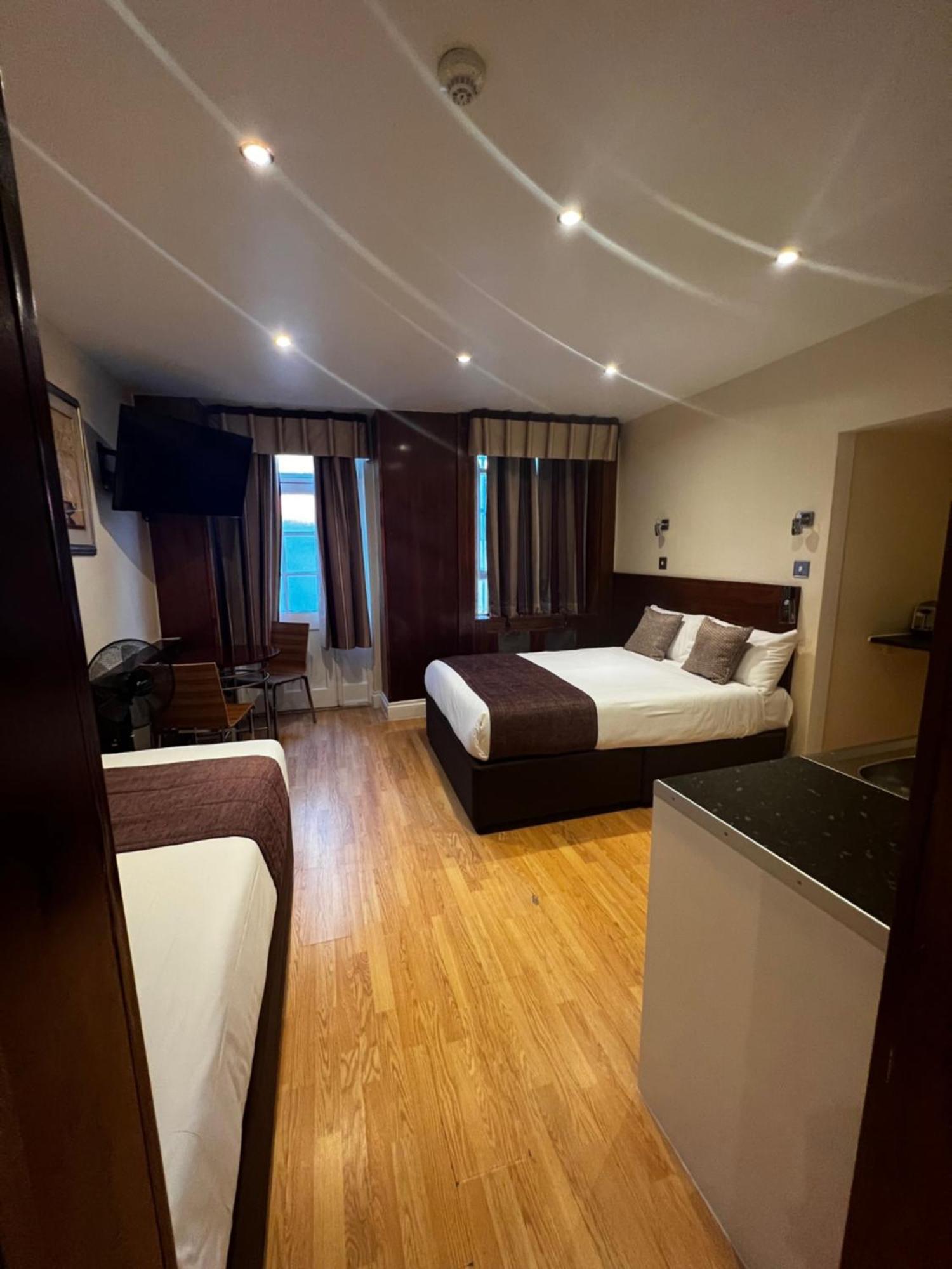 Standard Studio,1611053127:JPEG