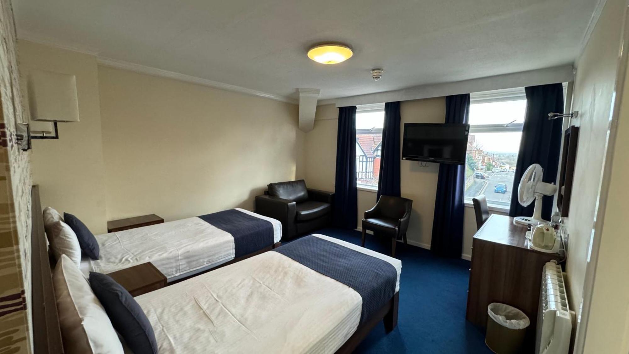 Standard Twin Room