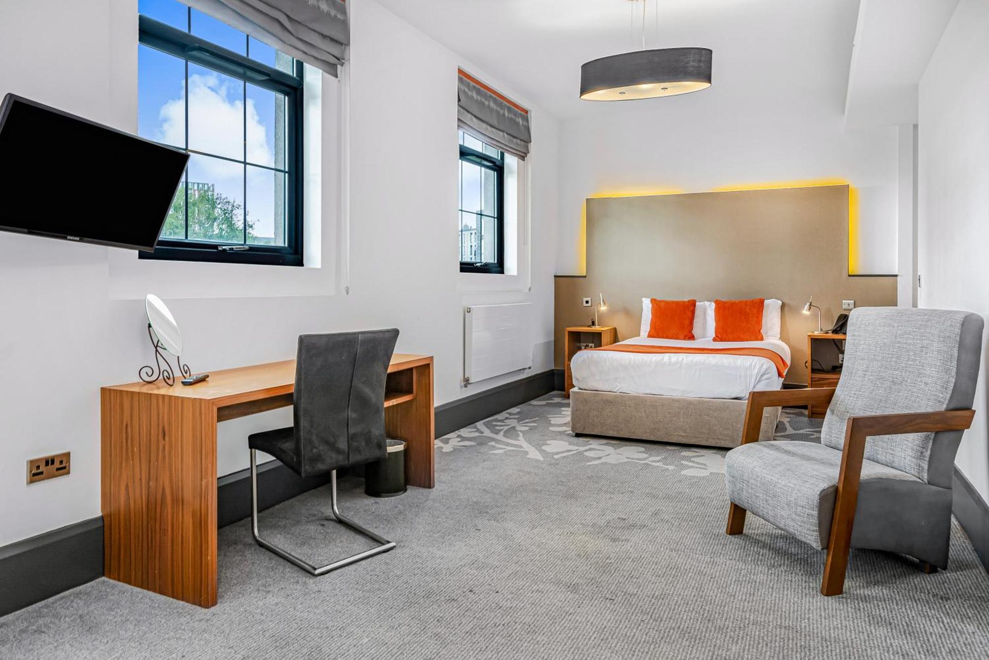 Family Room,1614361102:JPEG