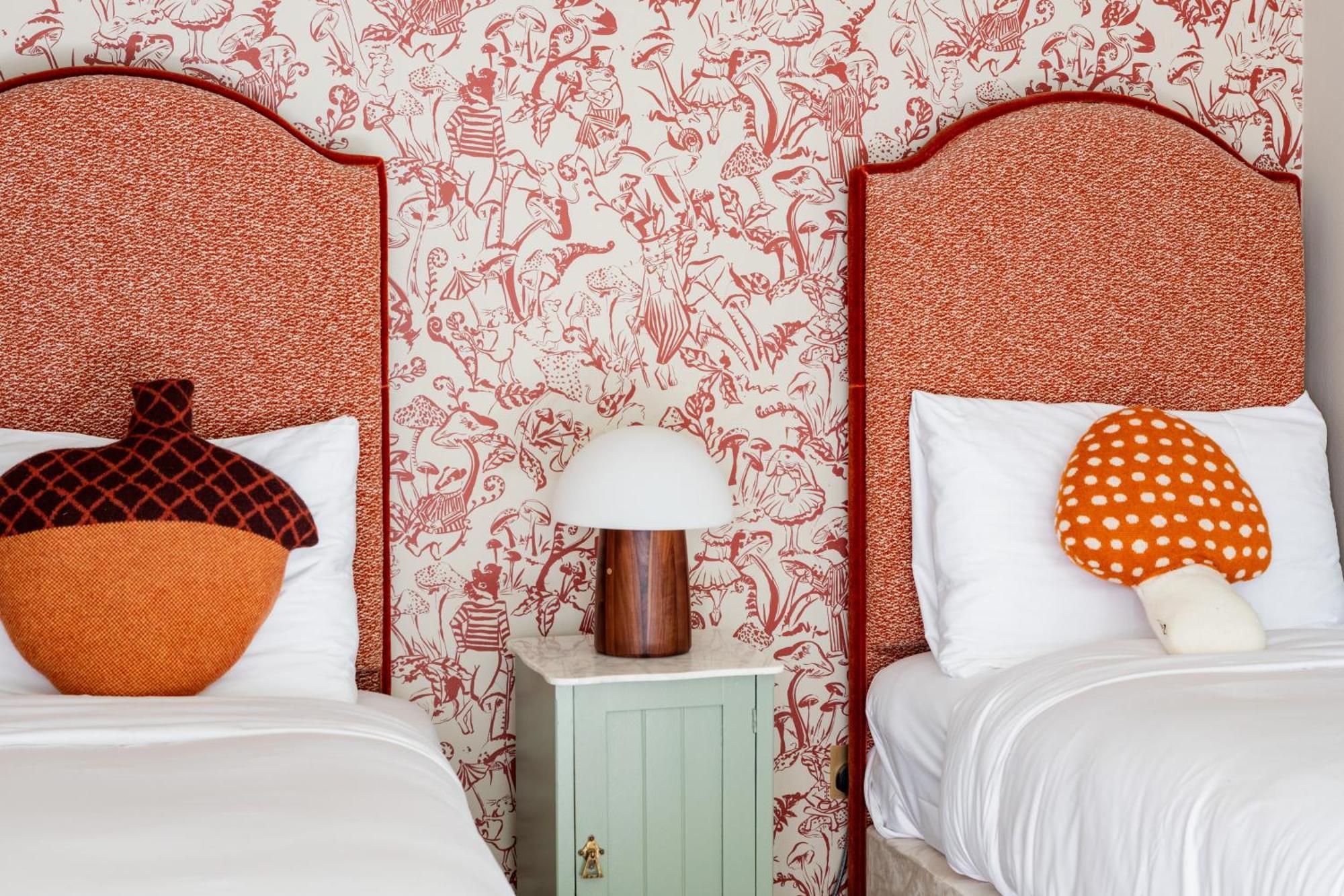 Two-Bedroom Suite,1618270923:JPEG