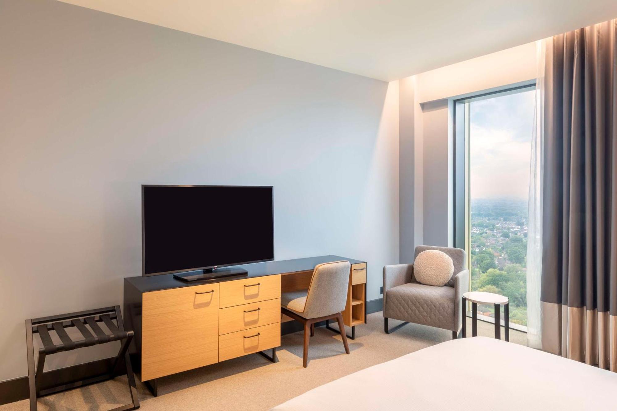 Queen Room - Accessible