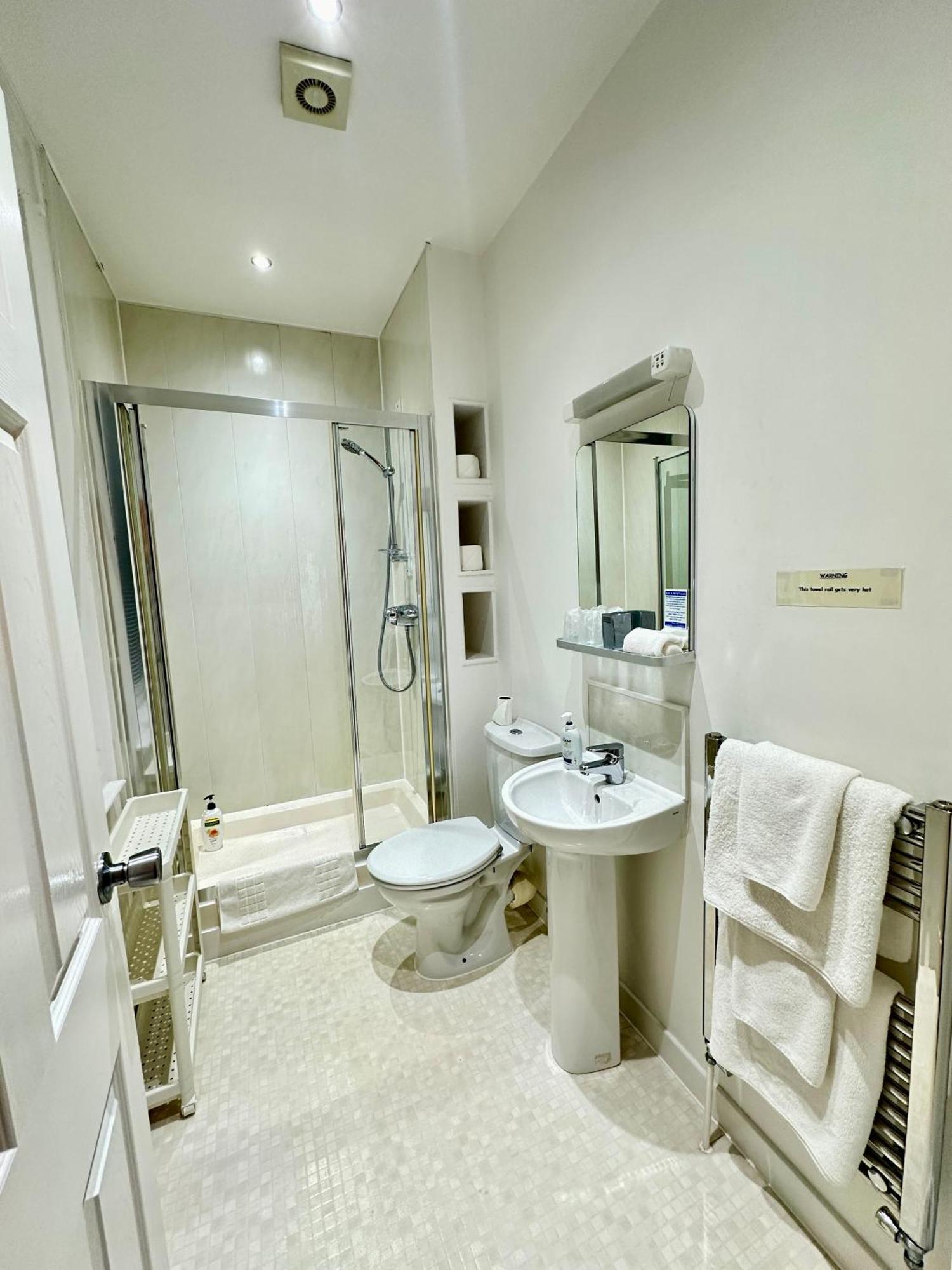 Standard Twin Room,1620217803:JPEG