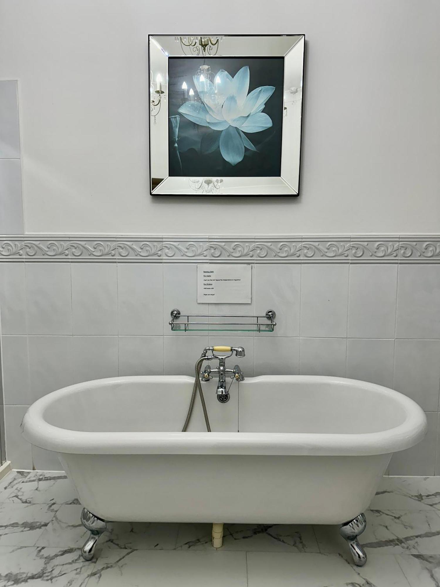 Deluxe Family Room,1620217833:JPEG