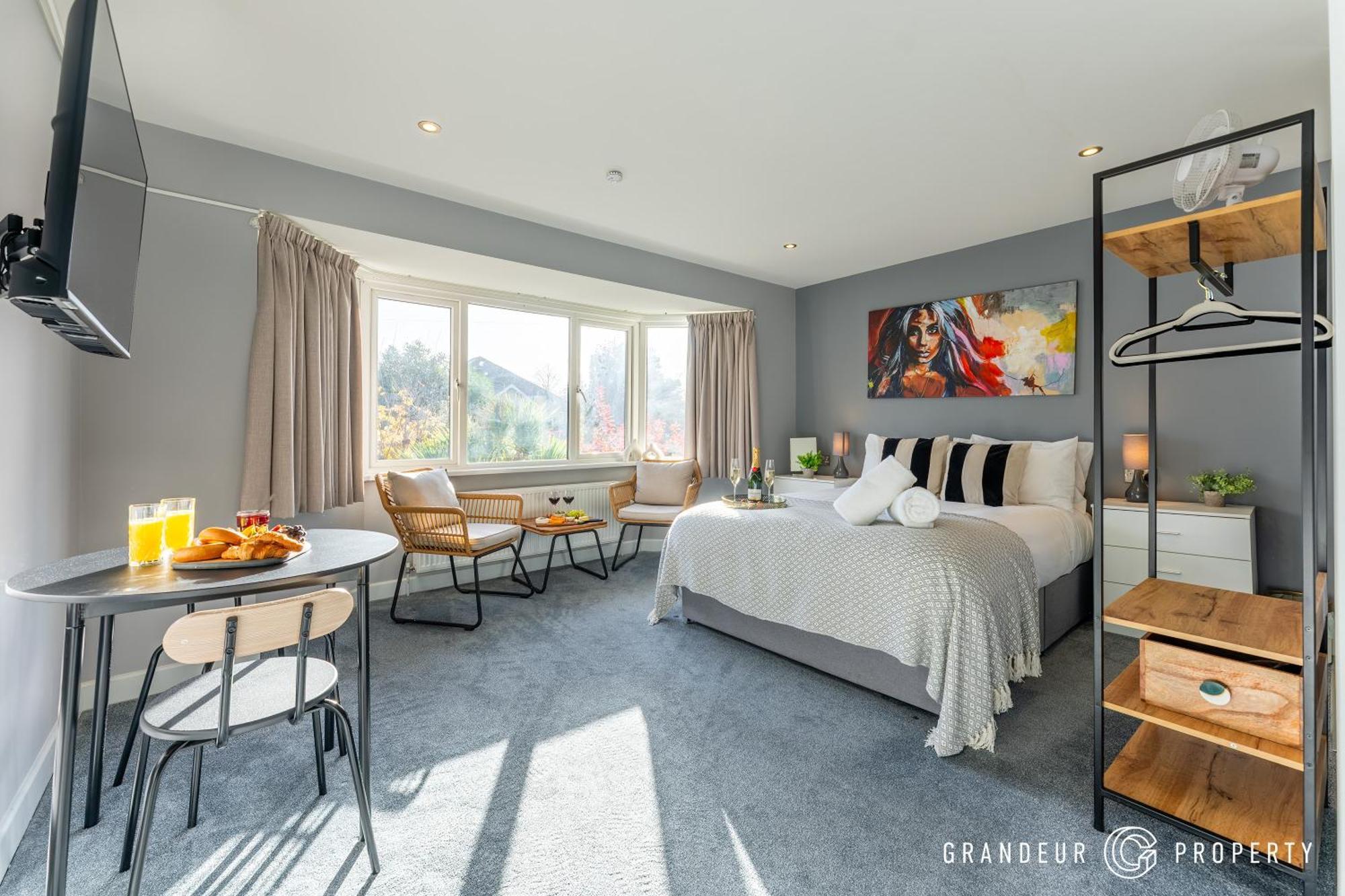 Estudio con cama extragrande