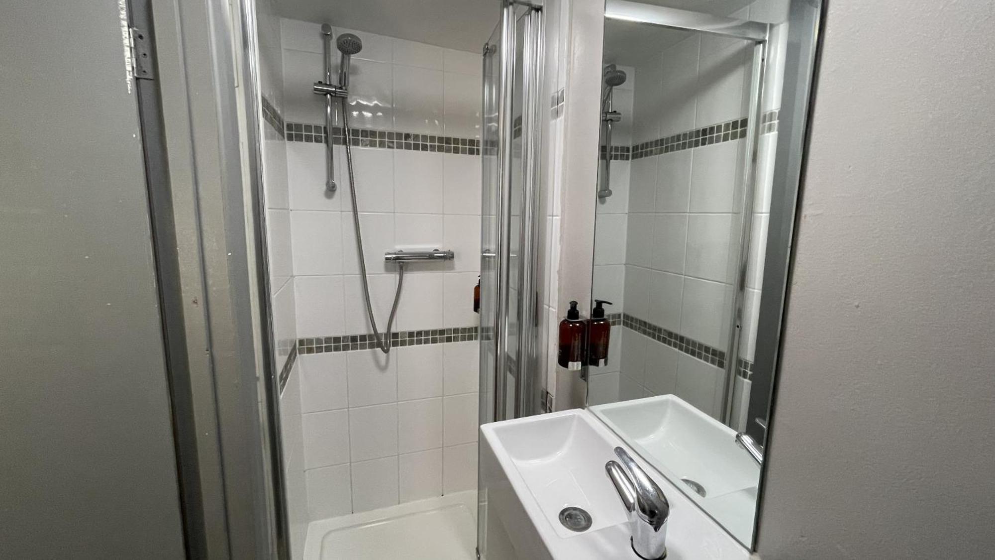 Basement Double Room - Sleeps 2,1628711451:JPEG