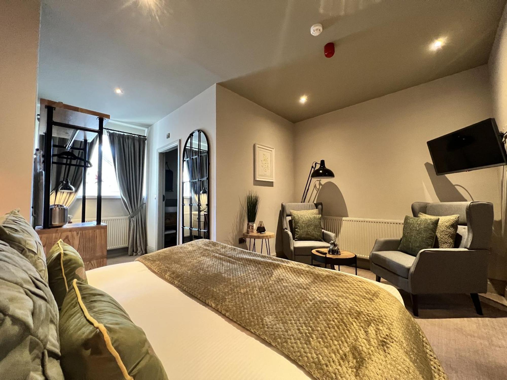 Deluxe Double Room with Shower