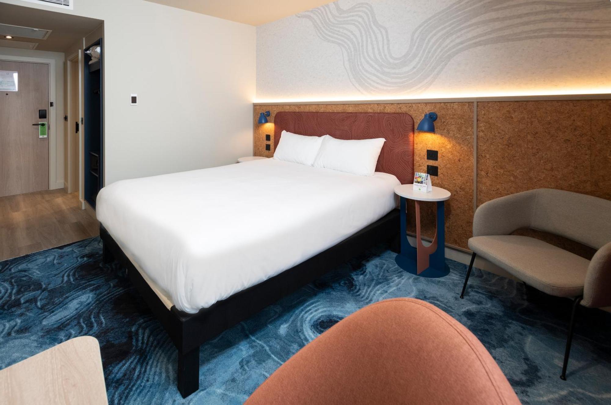 Standard Double Room with King Bed