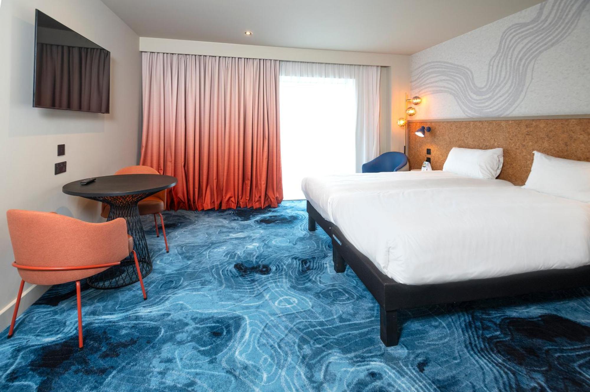 Superior Twin Room with Kitchenette - Mobility Accessible