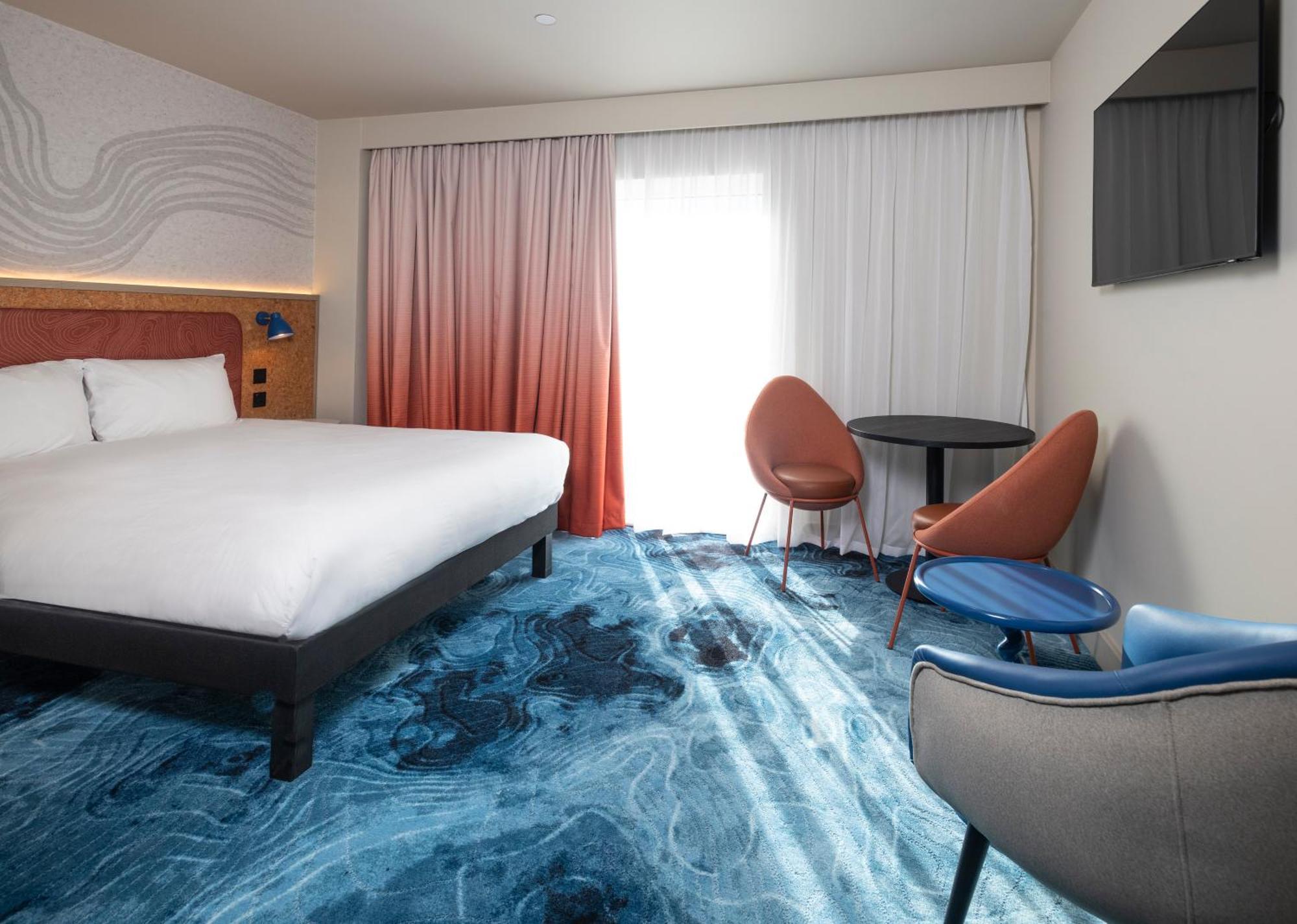 Superior Double Room with King Bed and Kitchenette