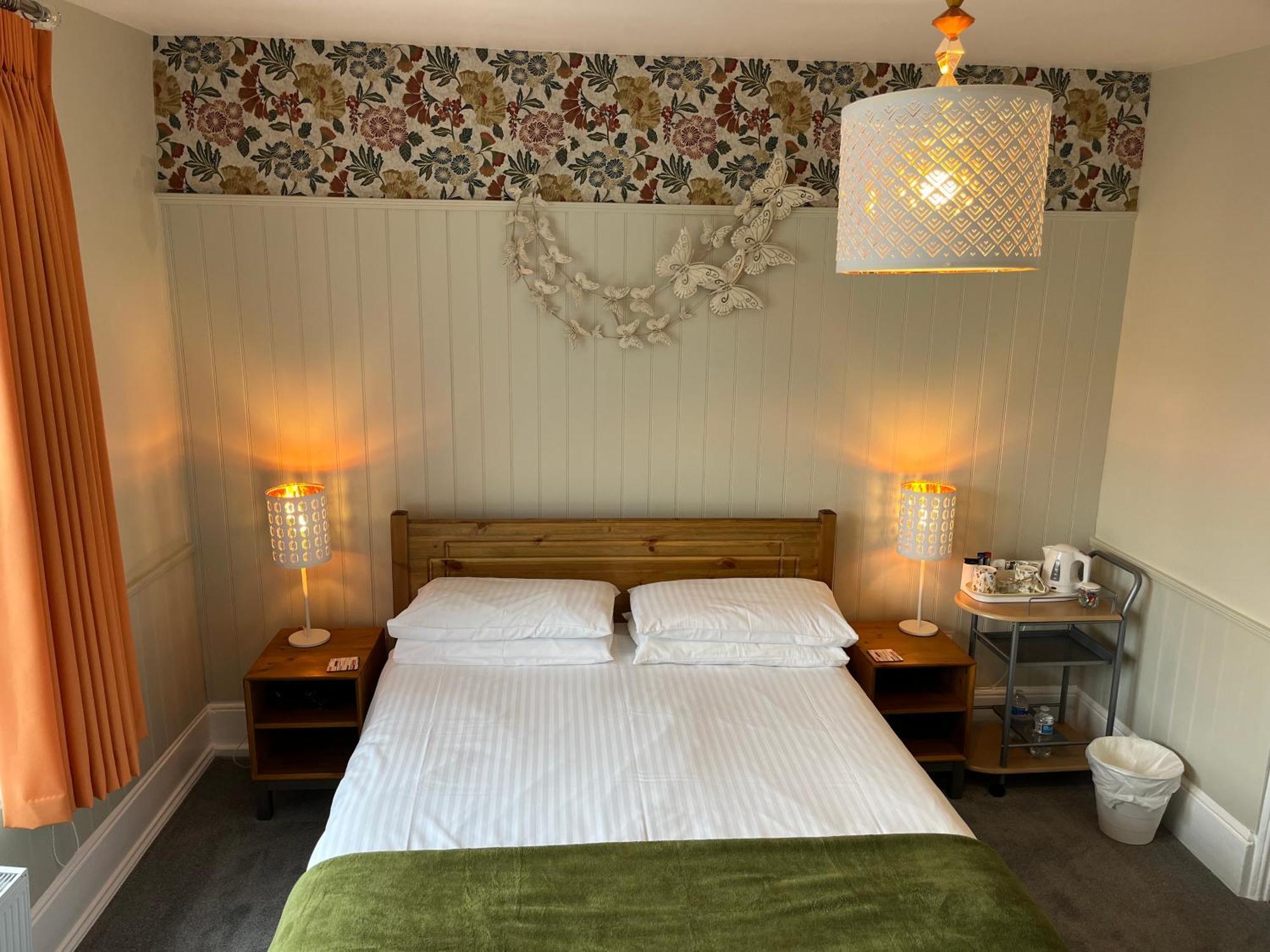 Large Double Room,1636018585:JPEG