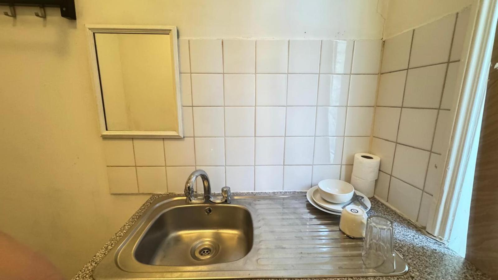 Chambre Simple avec Salle de Bains Commune