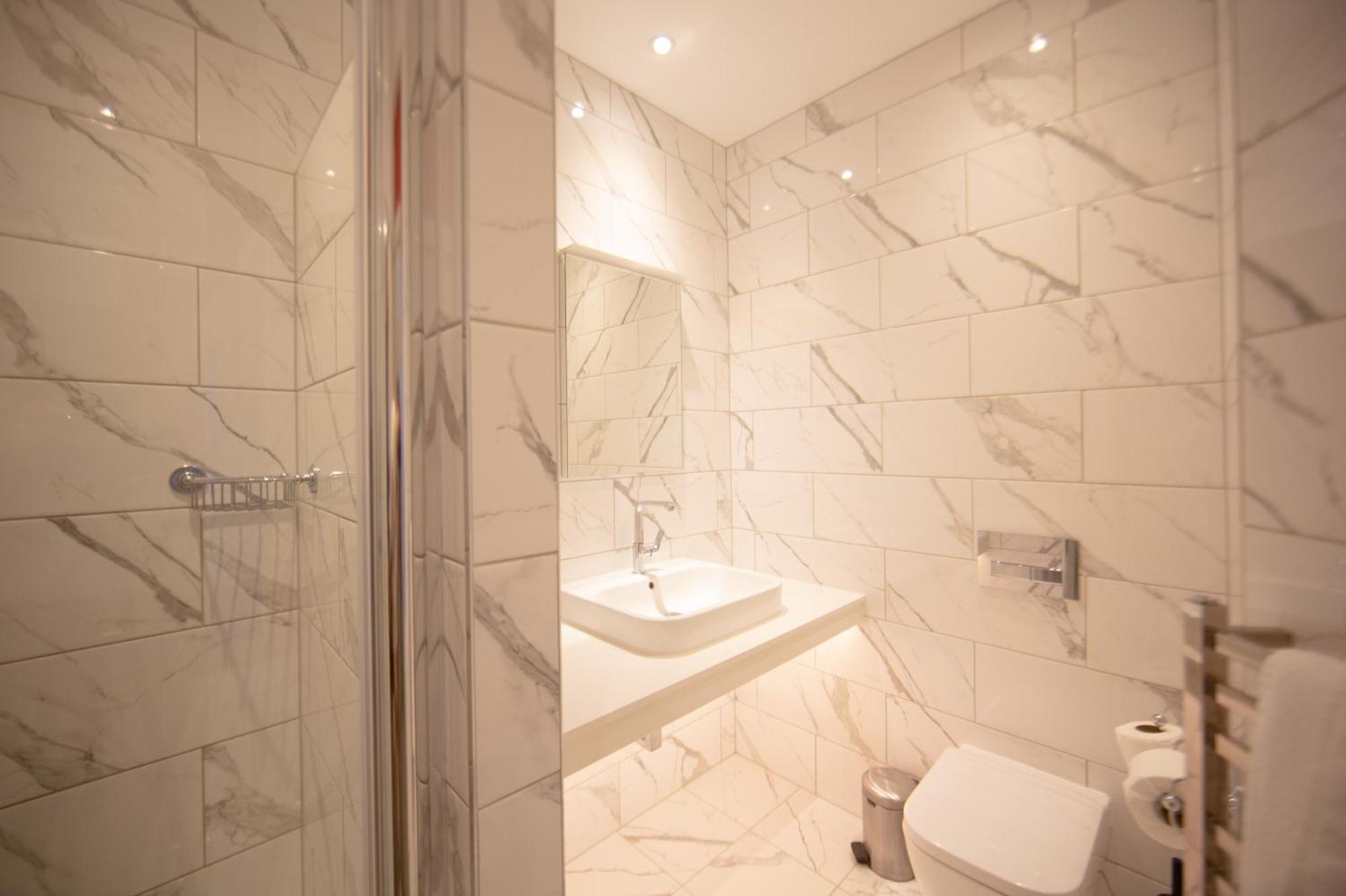 Luxury Suite,1642309012:JPEG