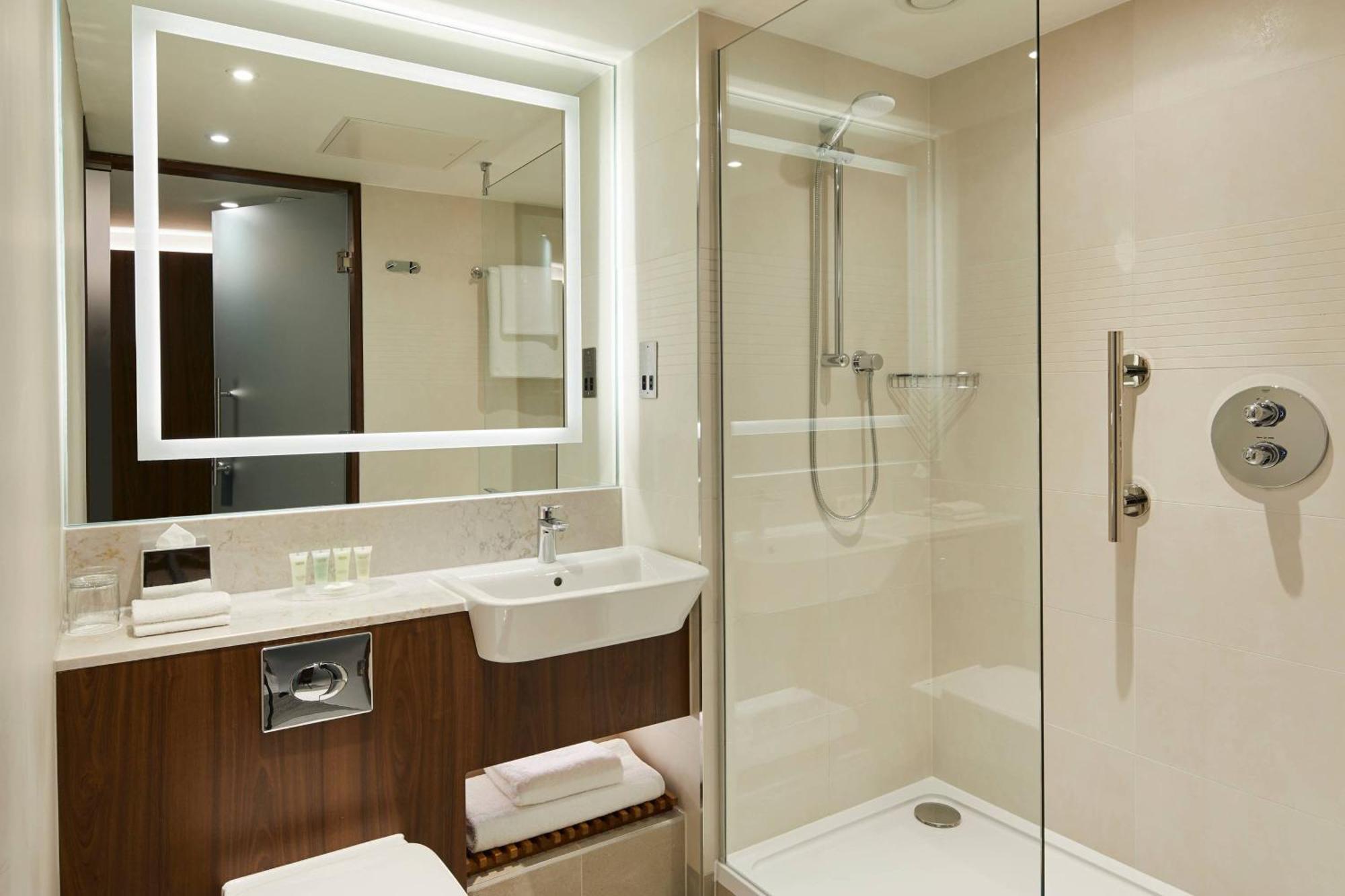 Quarto com 2 Camas de Solteiro