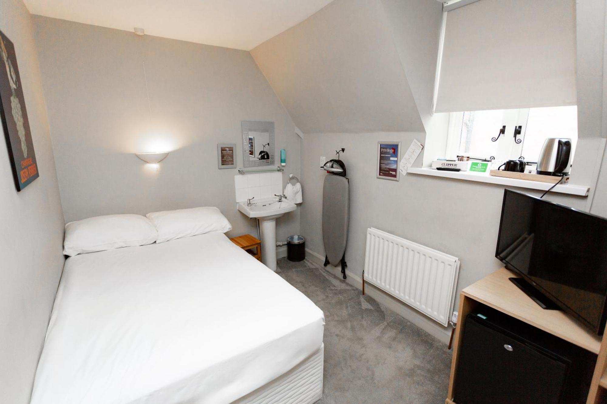 Compact Single Room