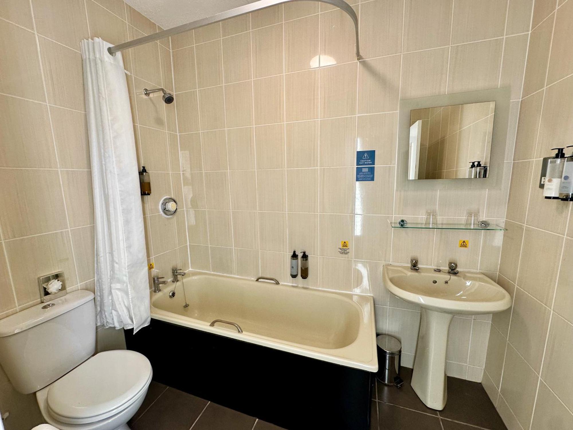 Executive King Room,1646891074:JPEG