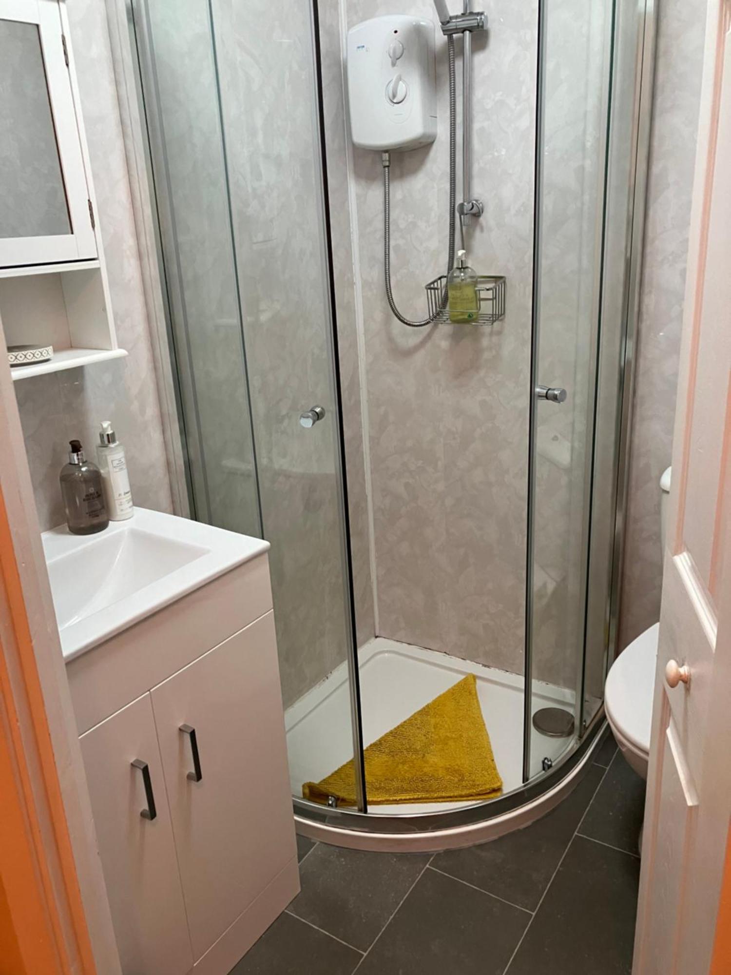 Double Room with Private Bathroom,1646921833:JPEG