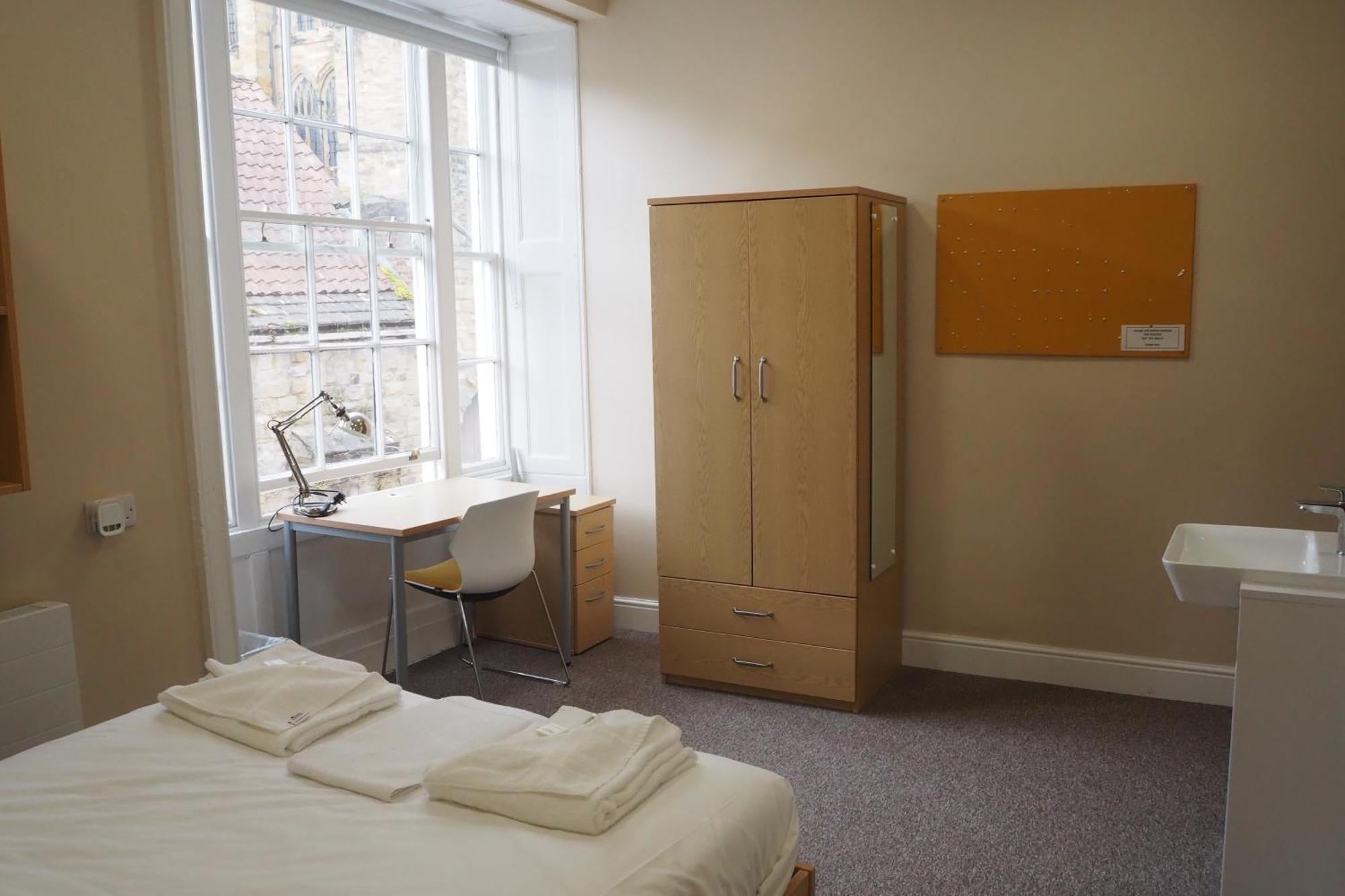 Single Room,1647023030:JPEG