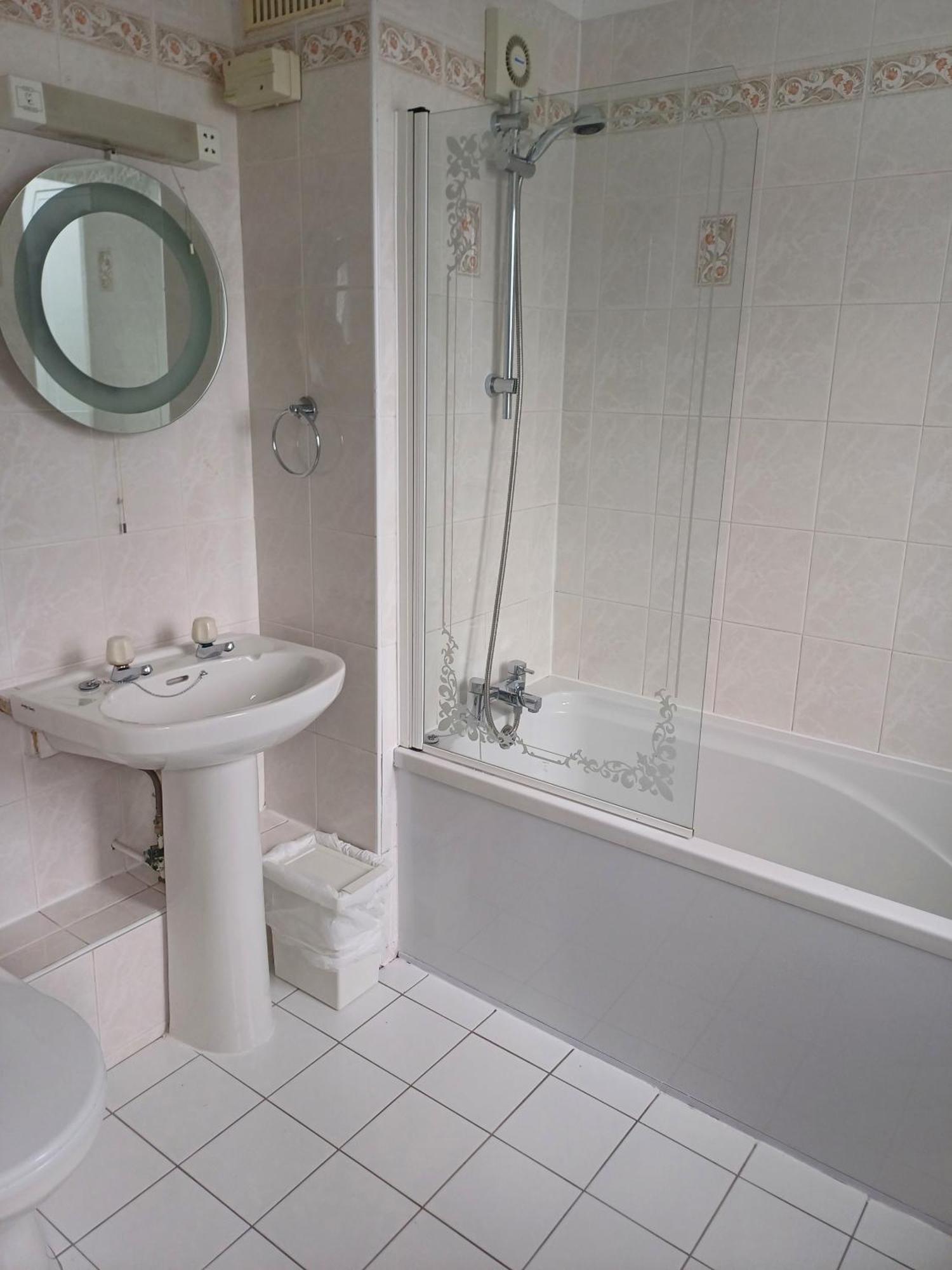 Twin Room Private Bathroom