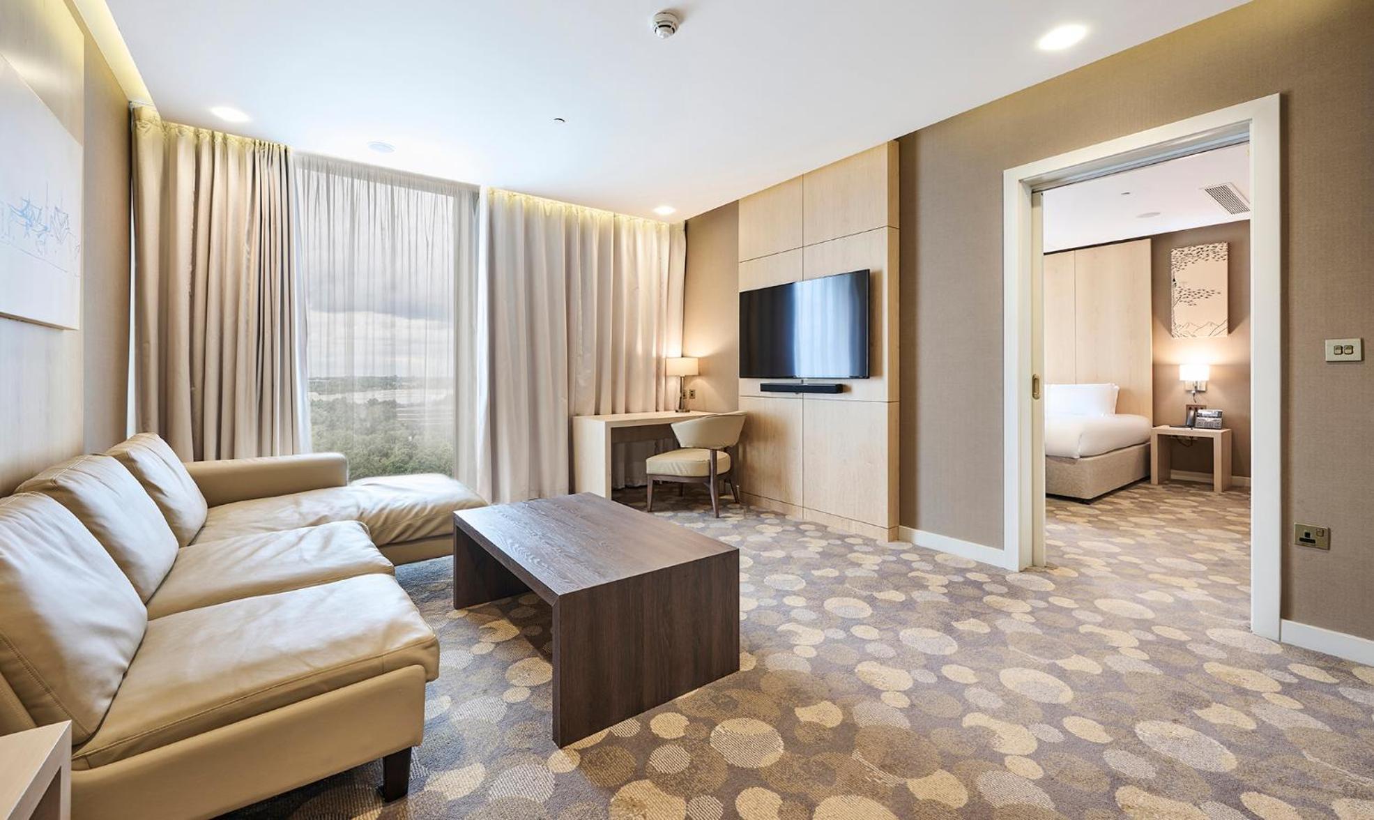 Deluxe Suite