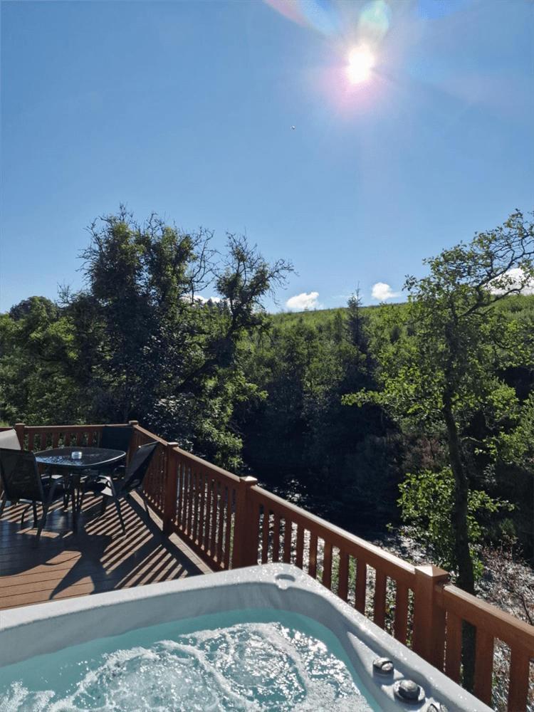 Deluxe Two Bedroom Lodge with Hot Tub