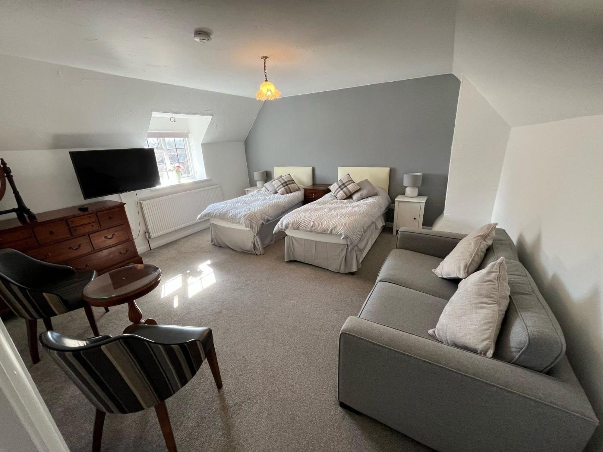 Family Room with Bath,1652782304:JPEG