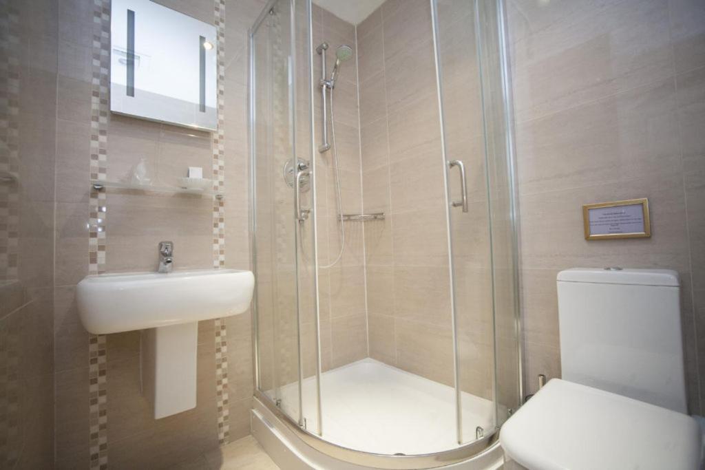 Double Room Private Bathroom,1654000277:JPEG