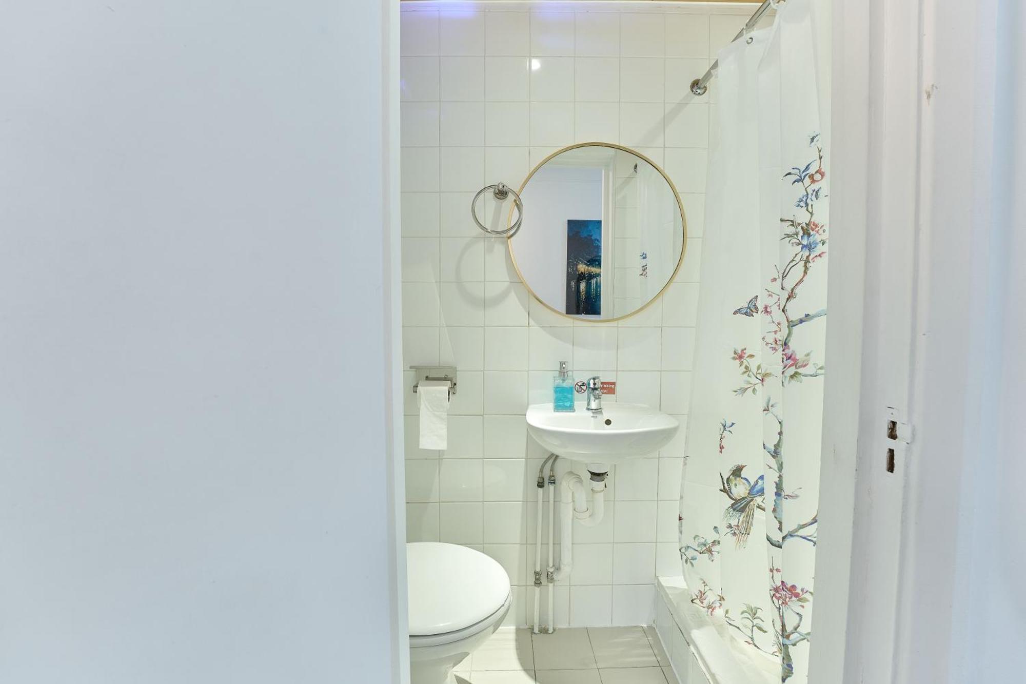 Double Room with Shared Shower and Toilet,1656169847:JPEG