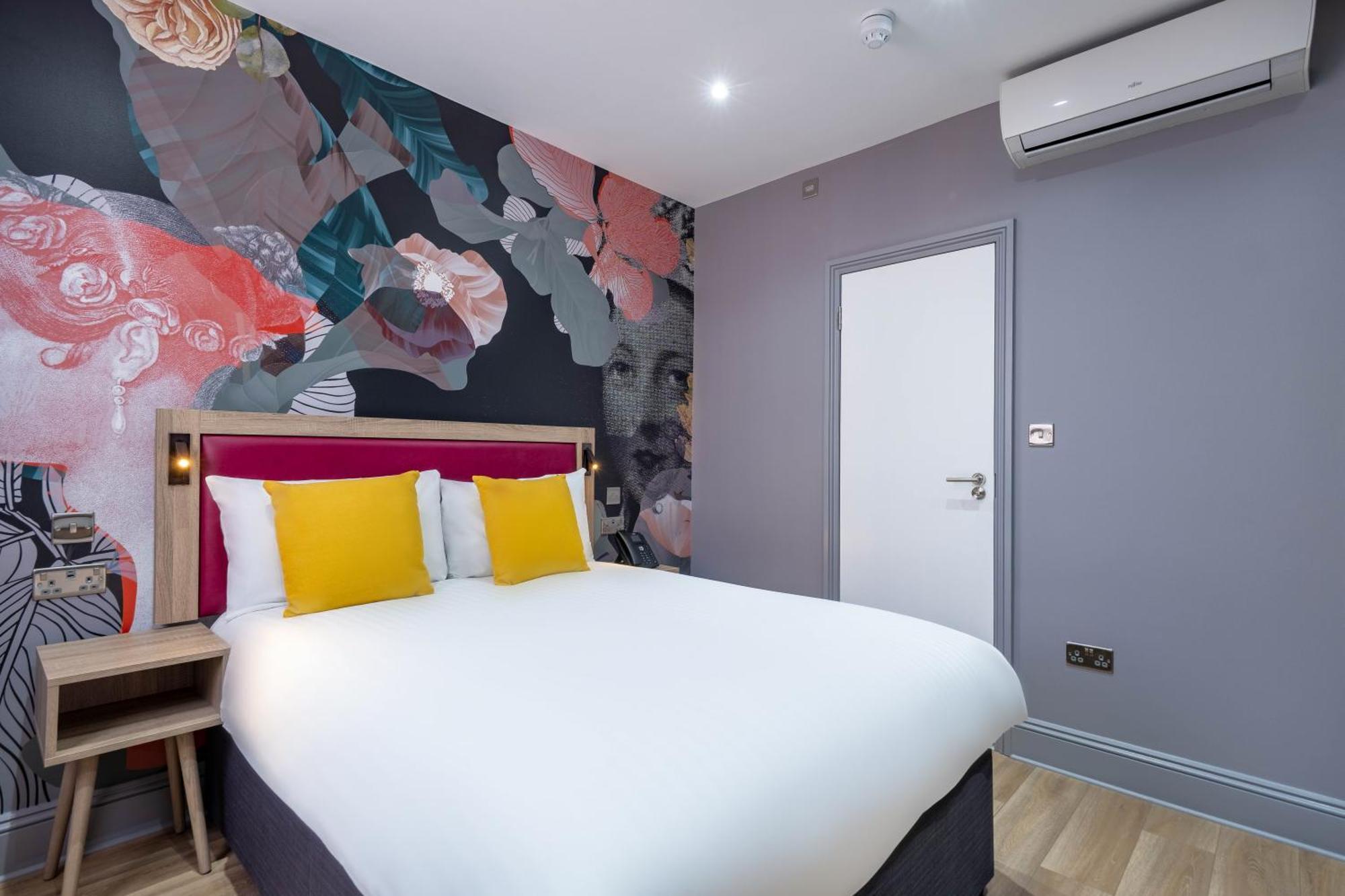 Quarto Duplo