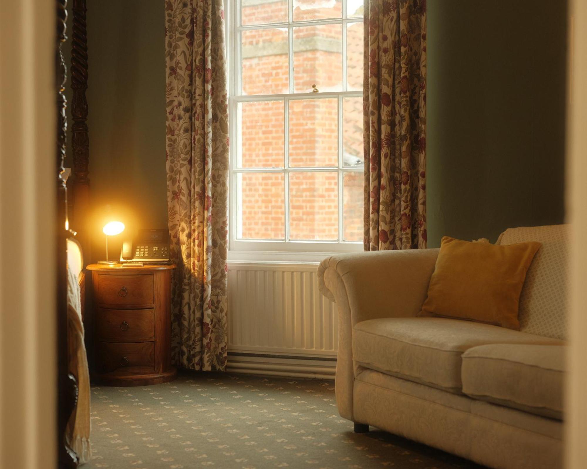 Four Poster Room