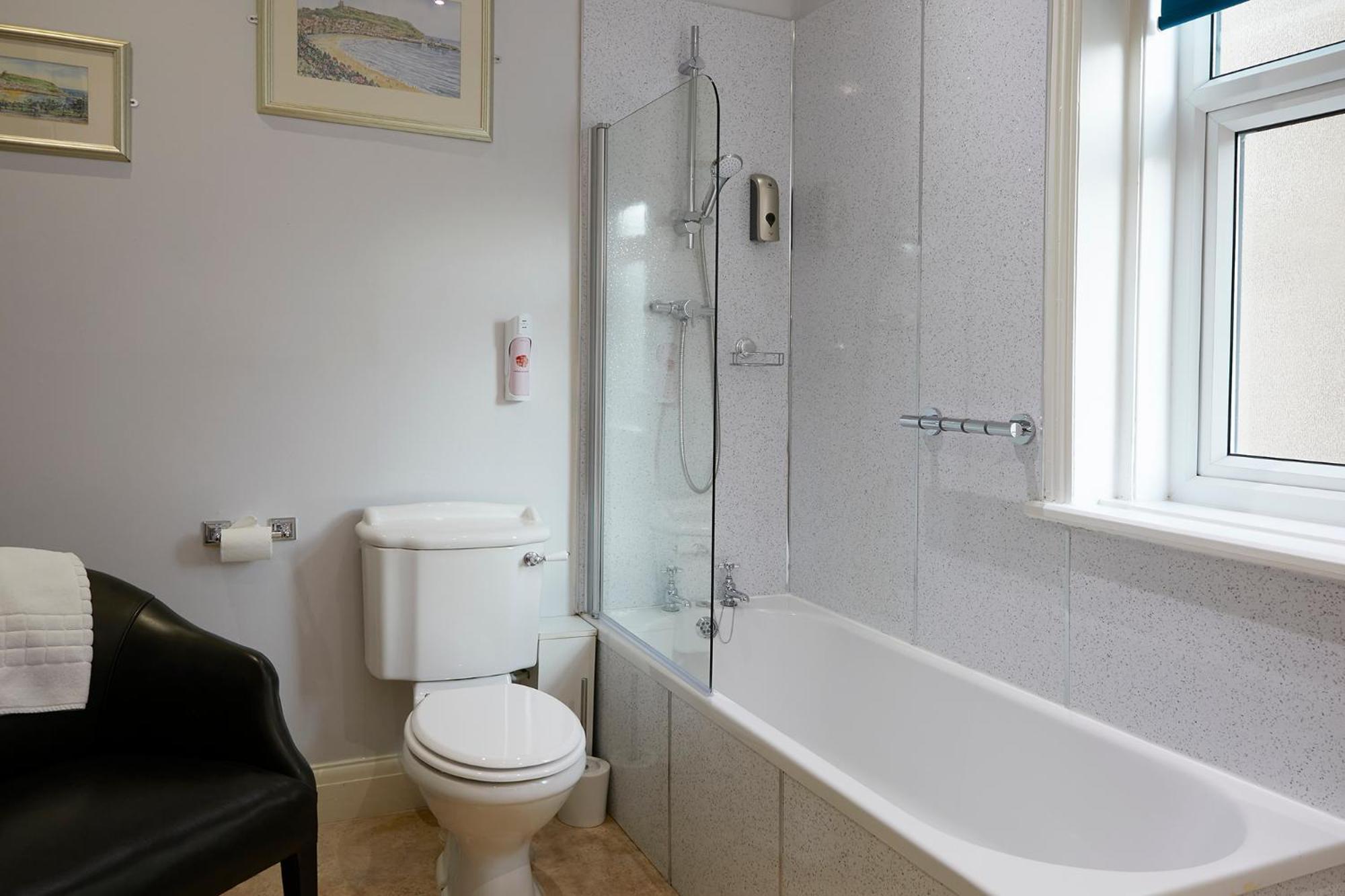 Twin Room,1657137716:JPEG