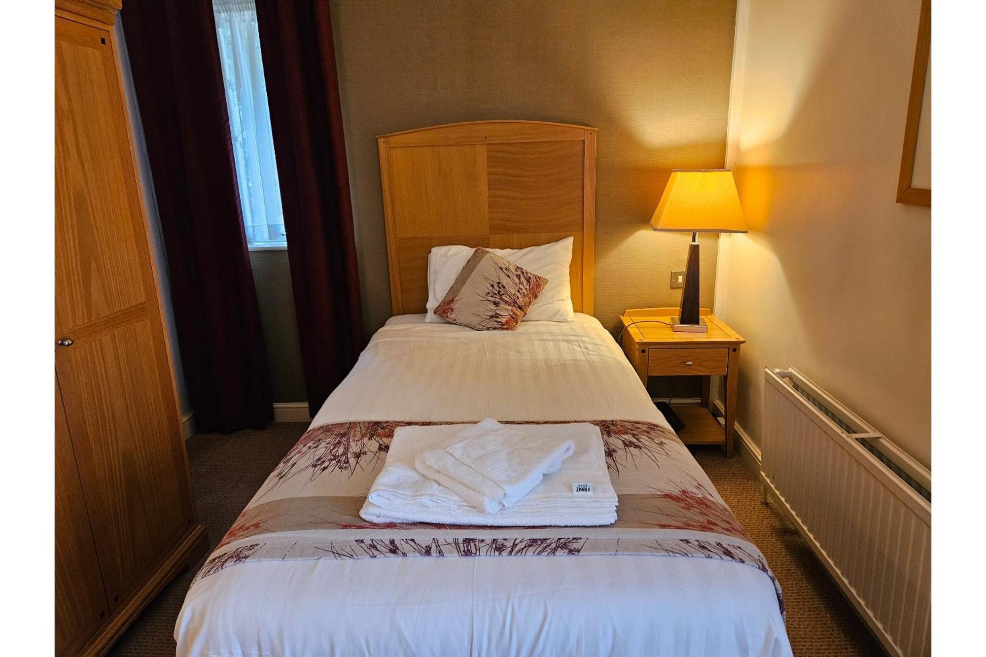 Standard Single Room,1658065831:JPEG