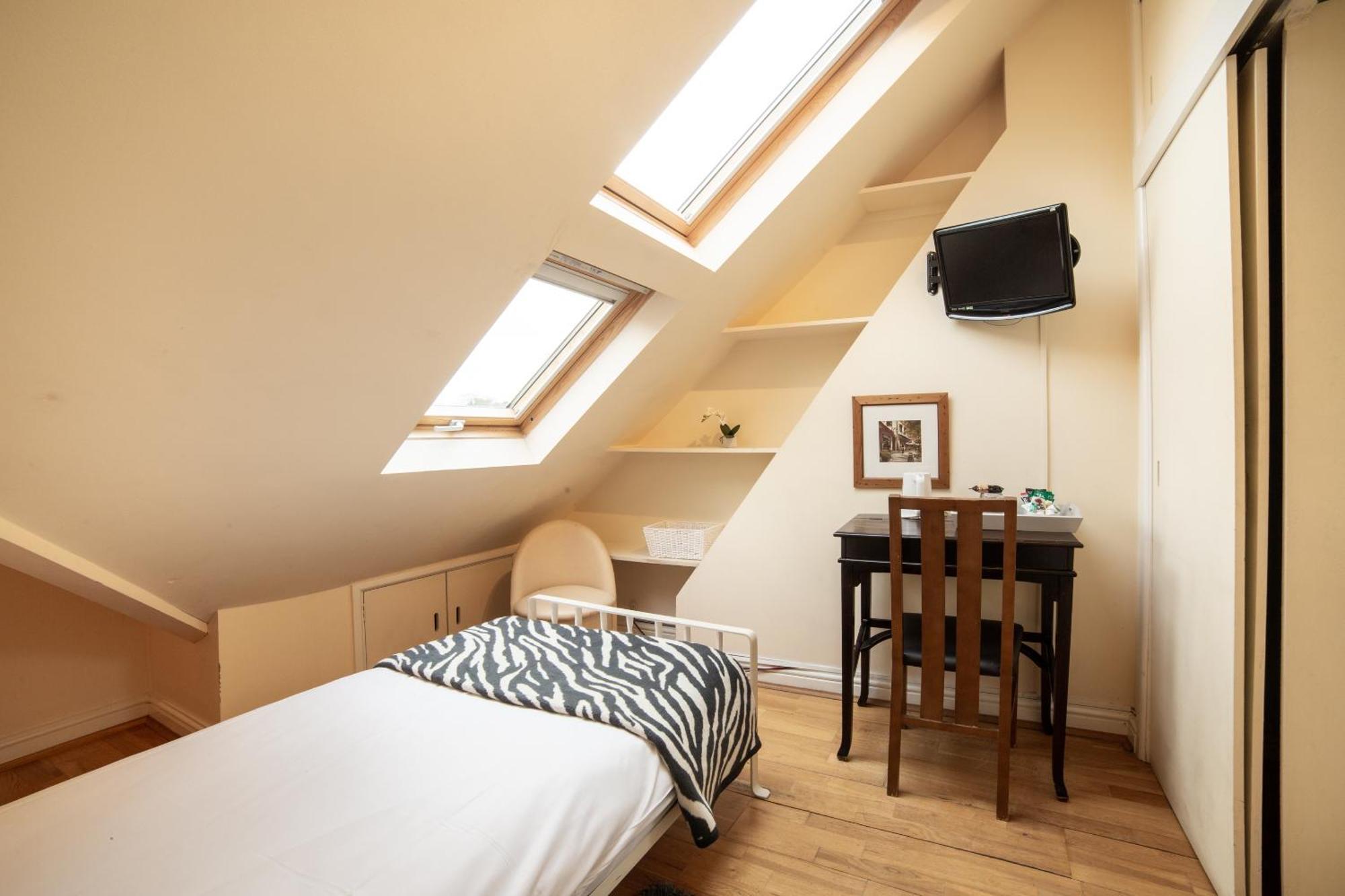 Budget Single Room,1658074684:JPEG