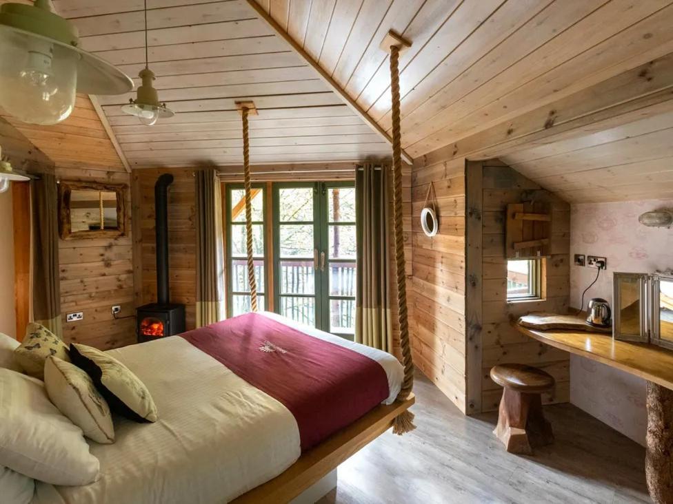 Golden Oak Treehouse