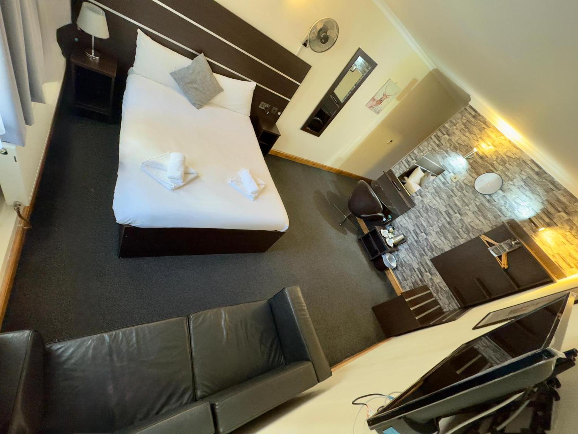 Deluxe Double Room,1659486222:JPEG