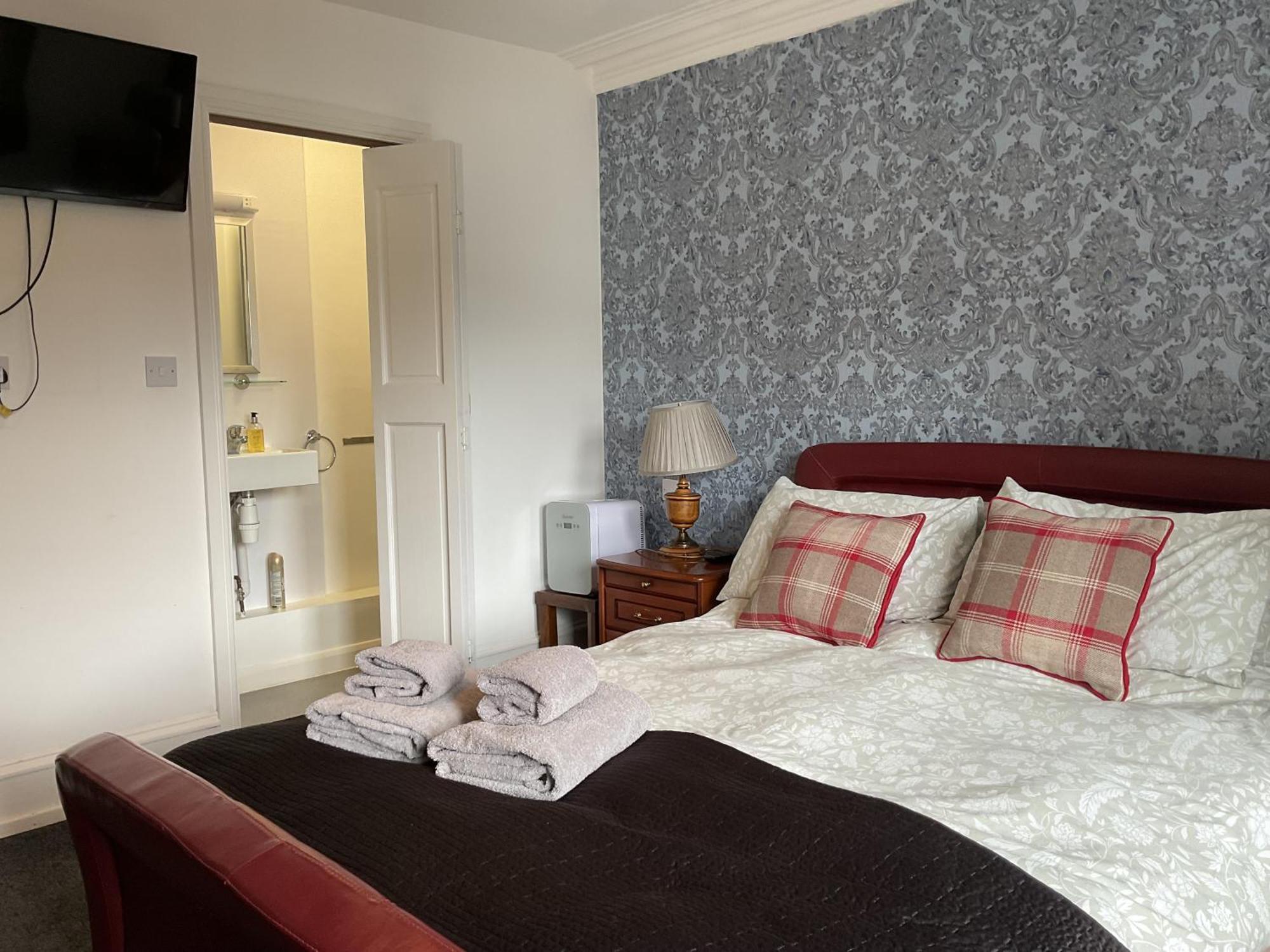 Double or Twin Room with Shower