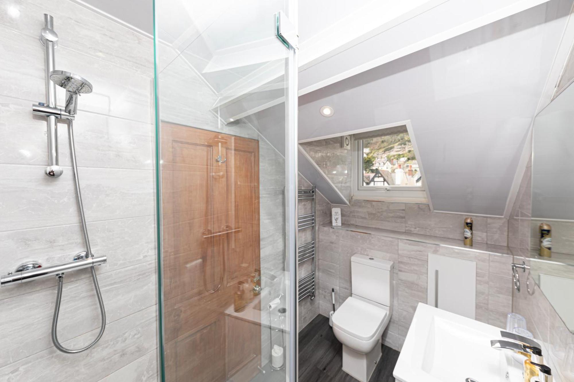 Standard Triple Room,1662429274:JPEG