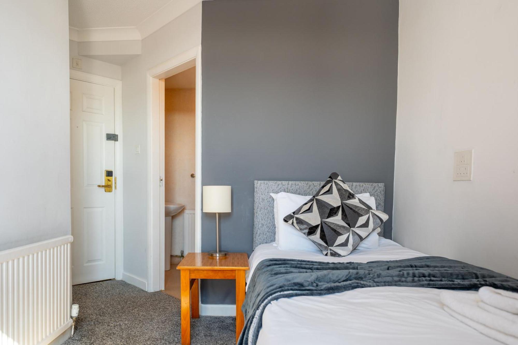 Single Room,1663092720:JPEG