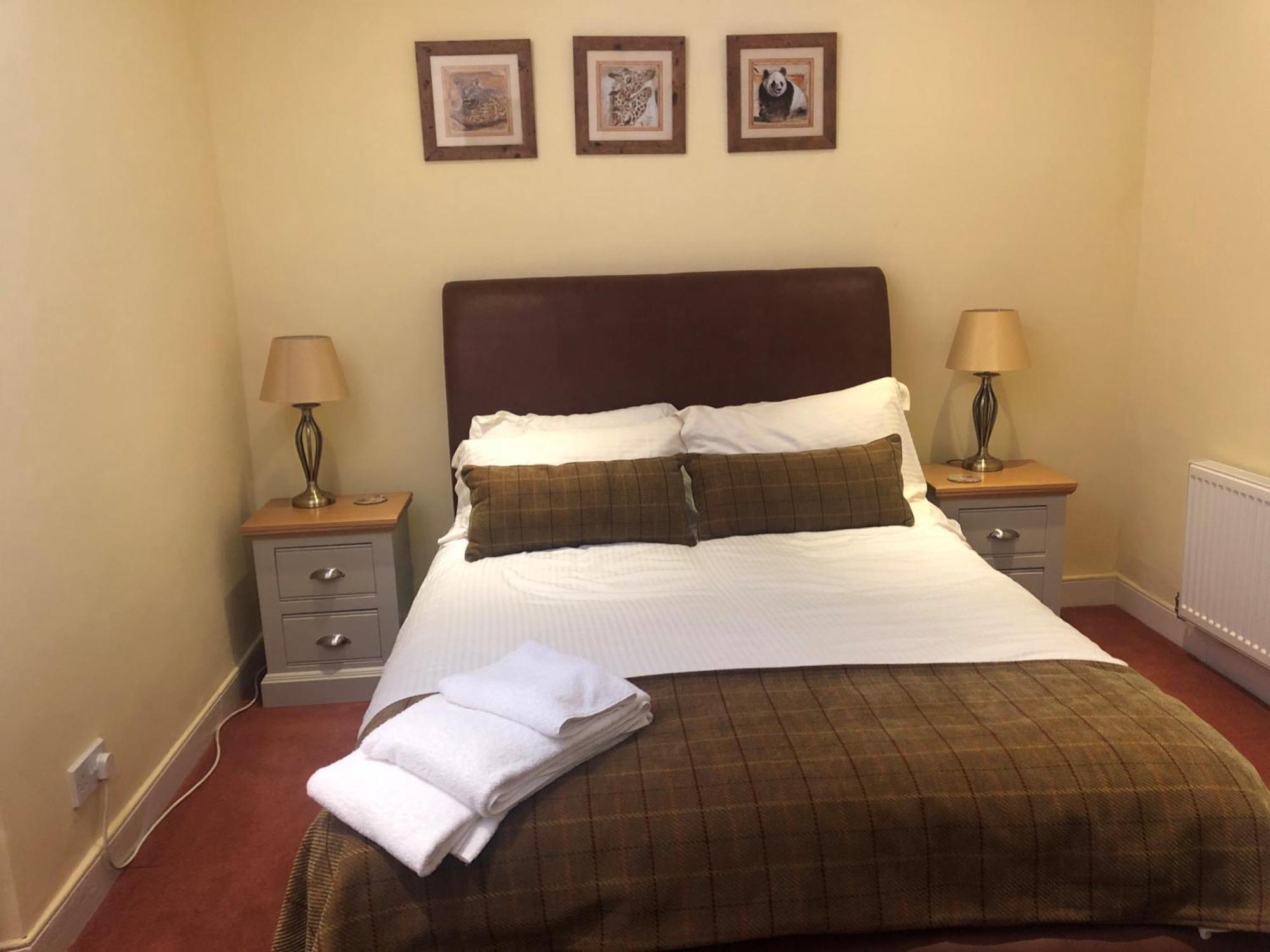 Double Room,1470767174:JPEG