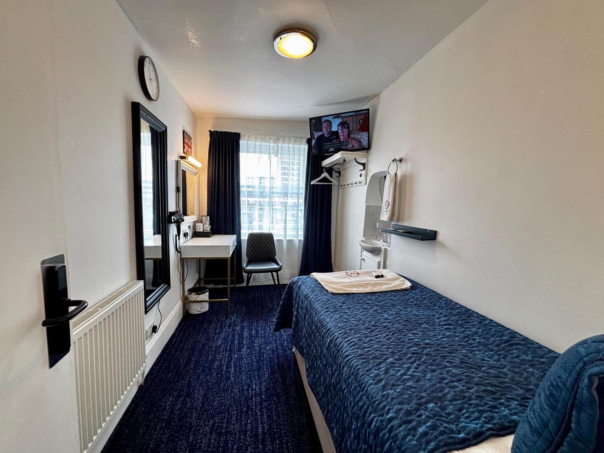 Single Room Shared Shower Toilet,1666637743:JPEG