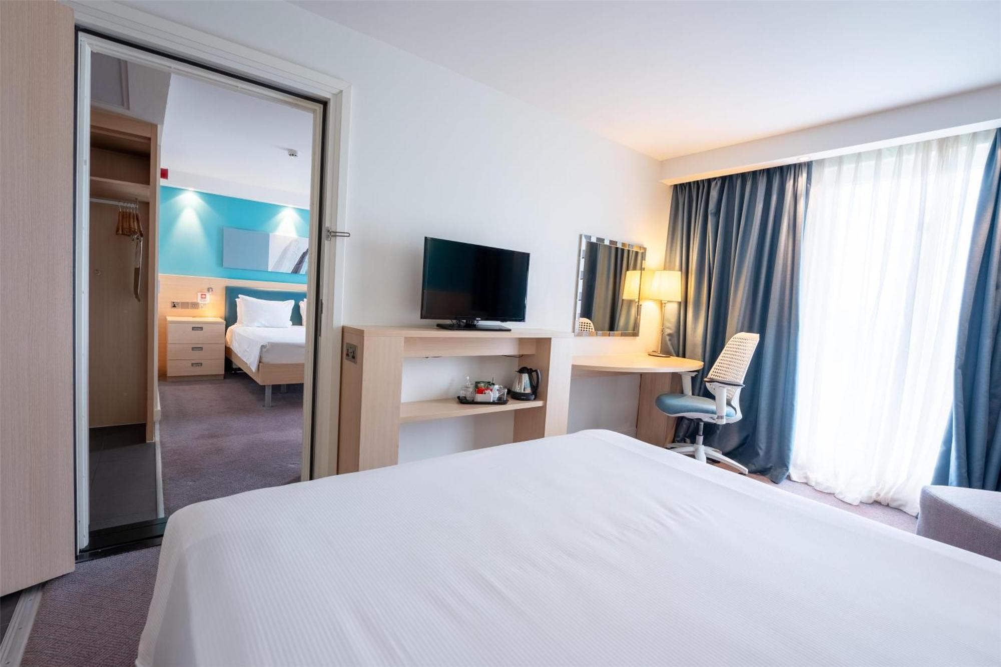 Family Connecting Rooms