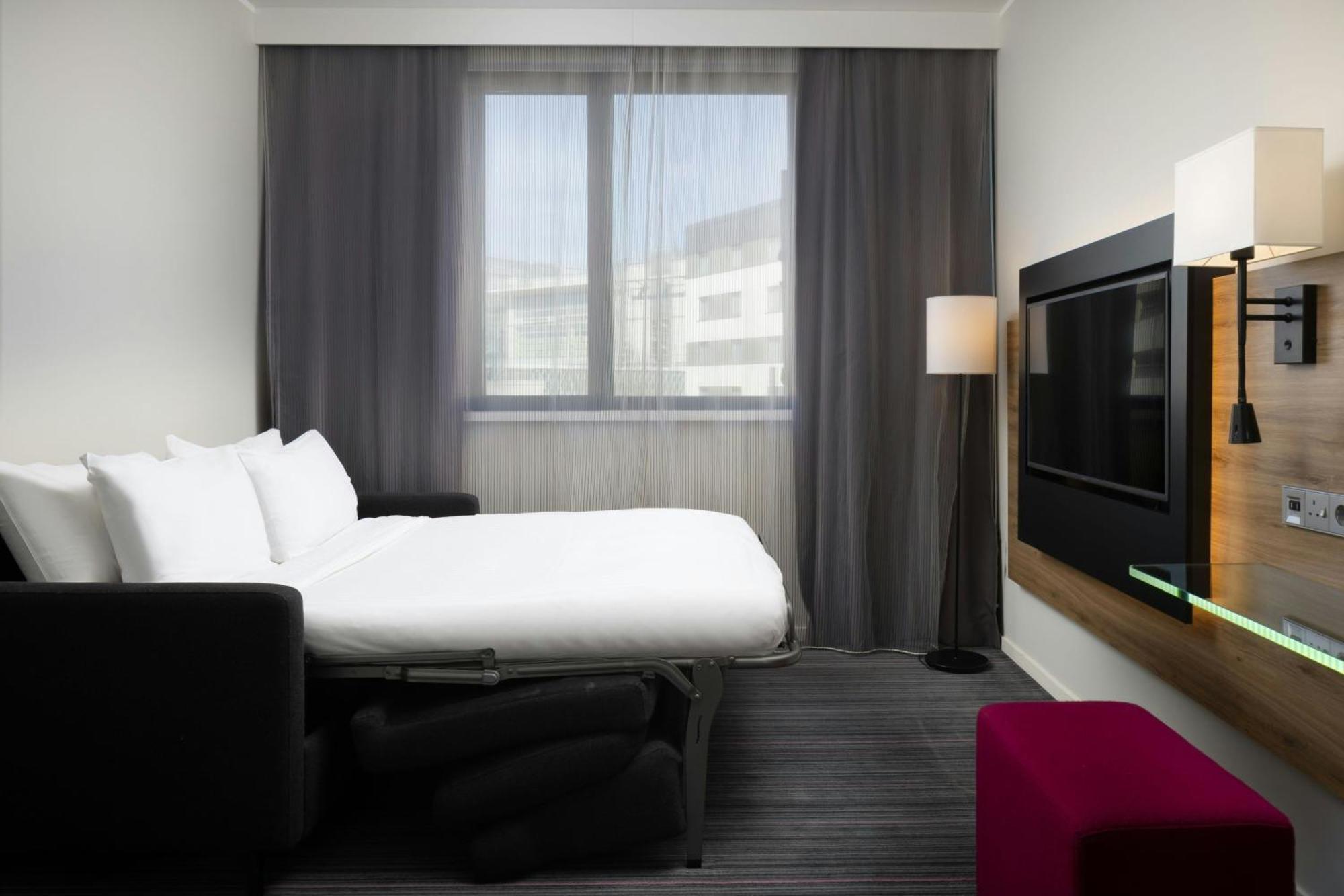 Moxy Extra Sleeper Room