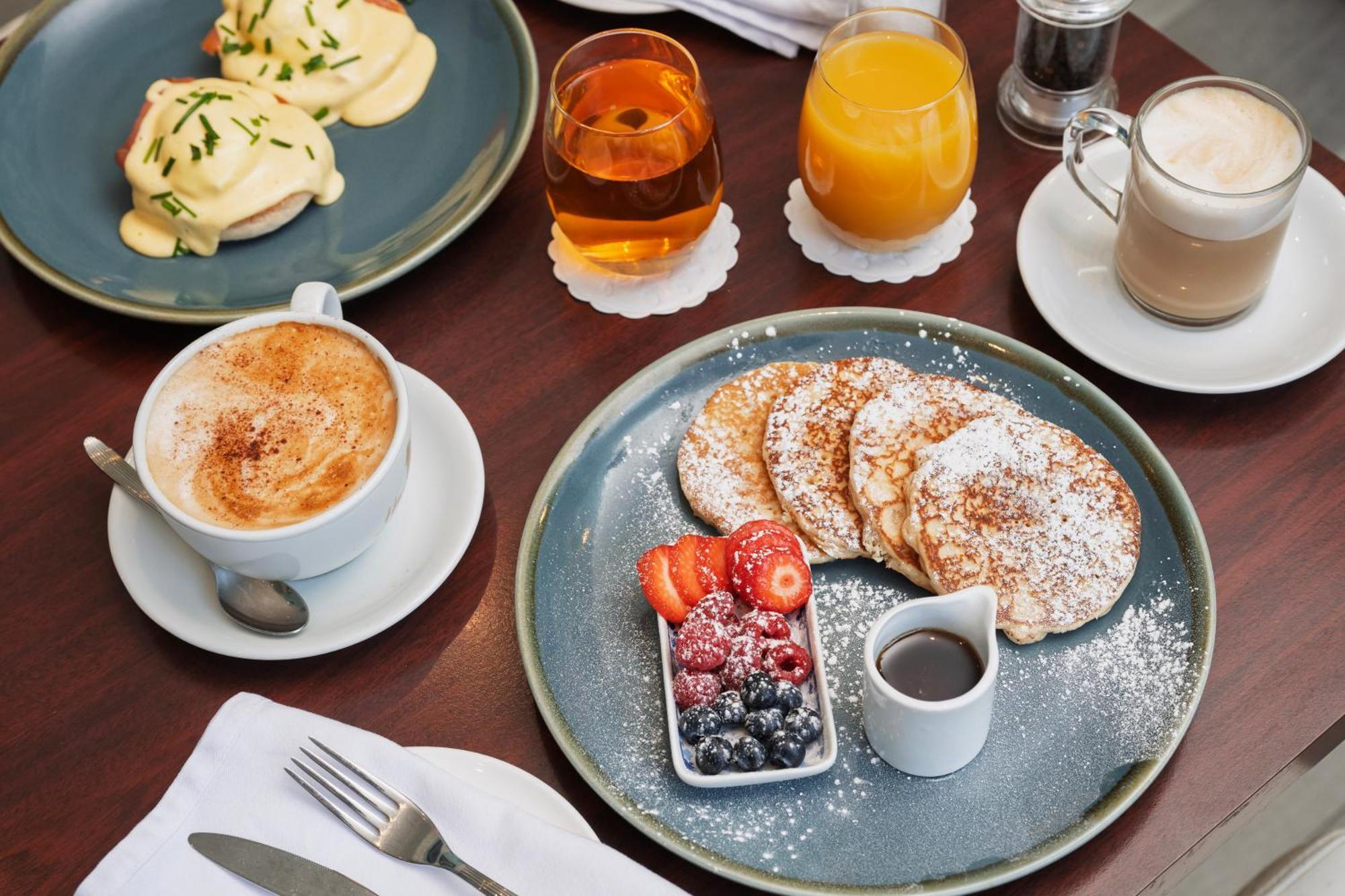 Superior Family Room,1669816054:JPEG